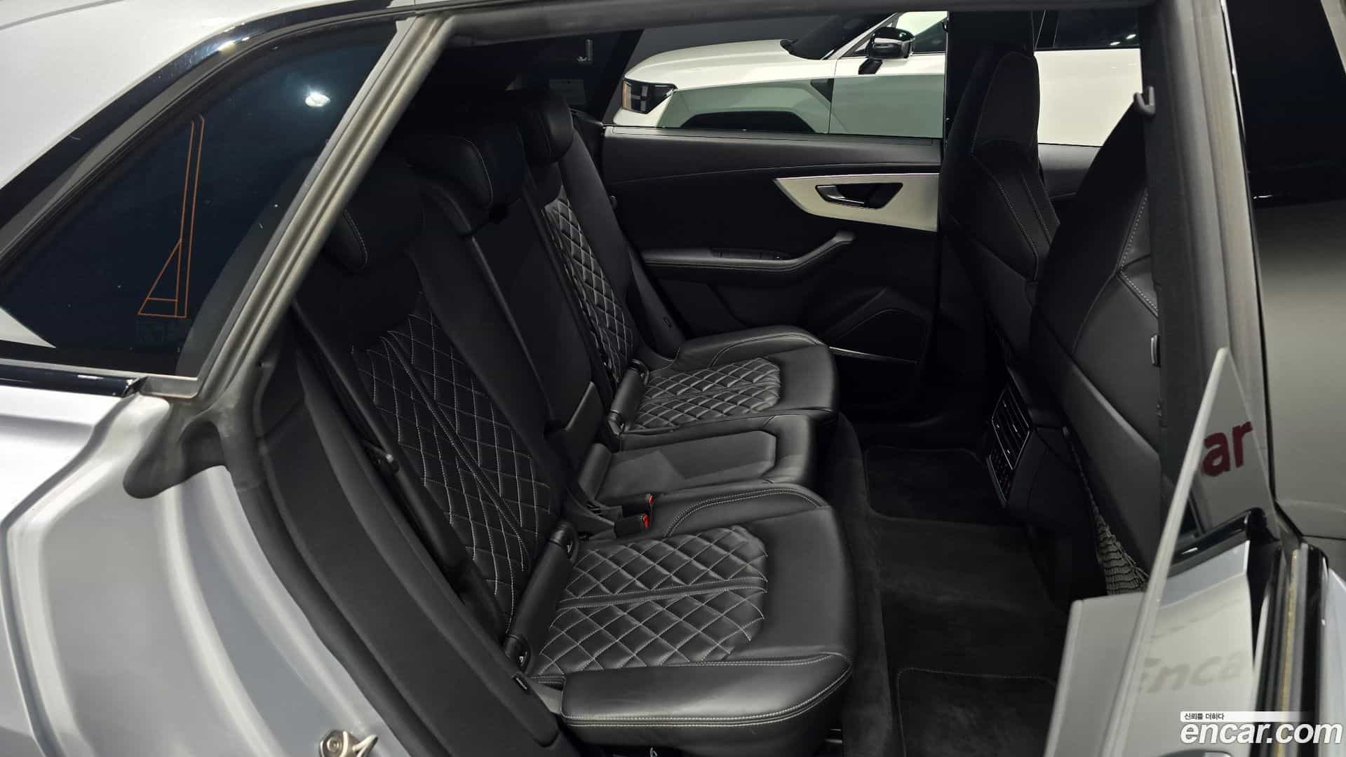 Q8 Audi 2021.6-INNER-036