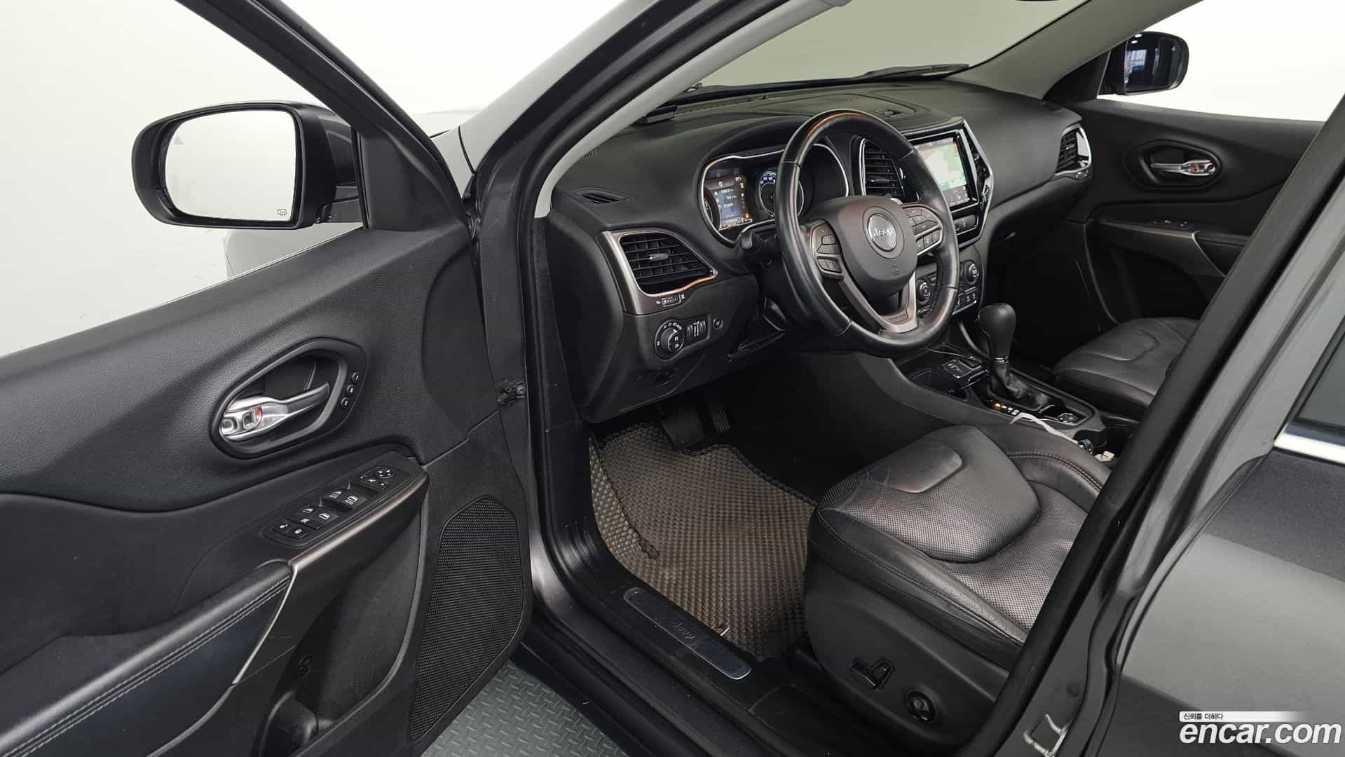 Cherokee Jeep 2020.10-INNER-010