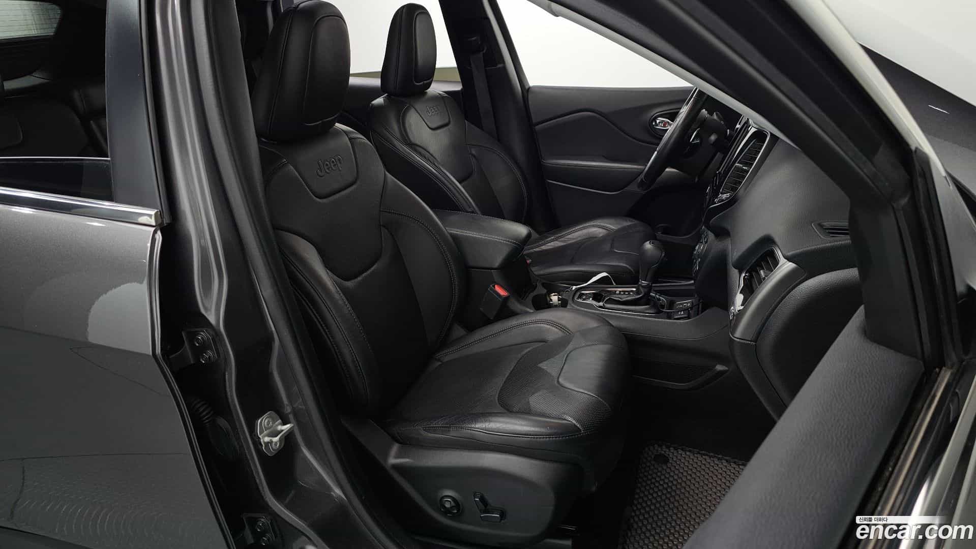 Cherokee Jeep 2020.10-OPTION-015