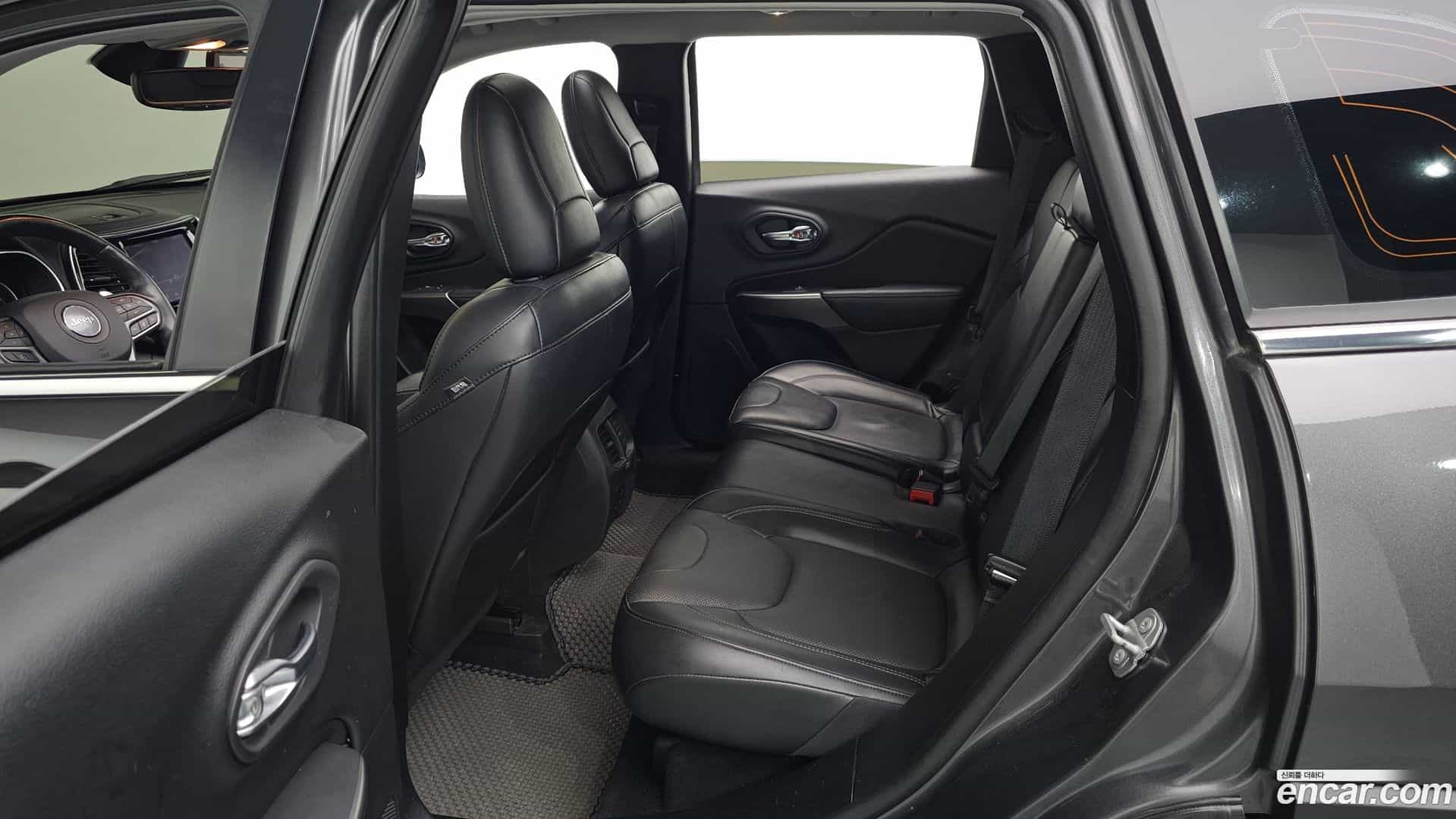 Cherokee Jeep 2020.10-OPTION-016