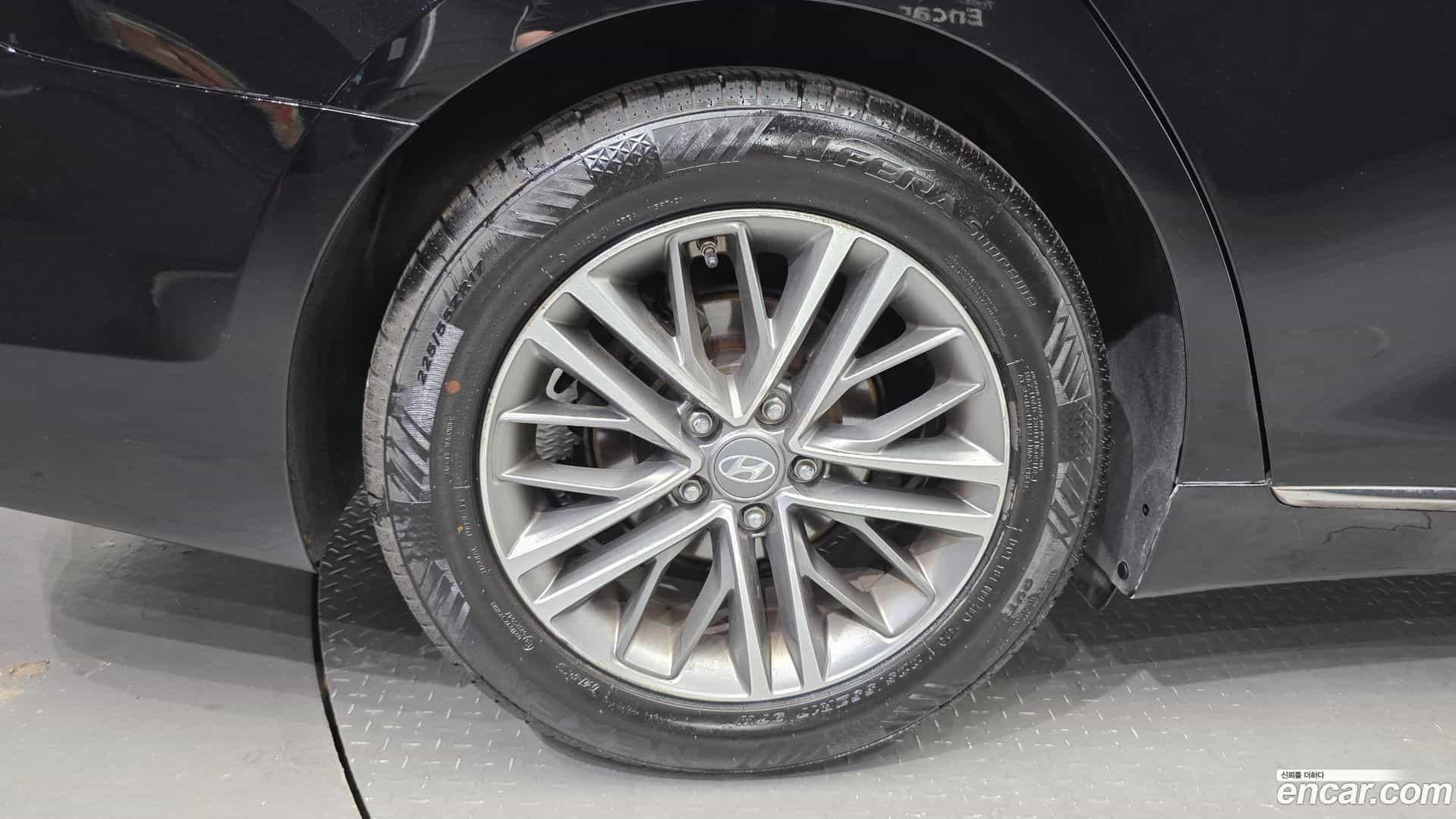 Grandeur Hyundai 2017.4-OUTER-005