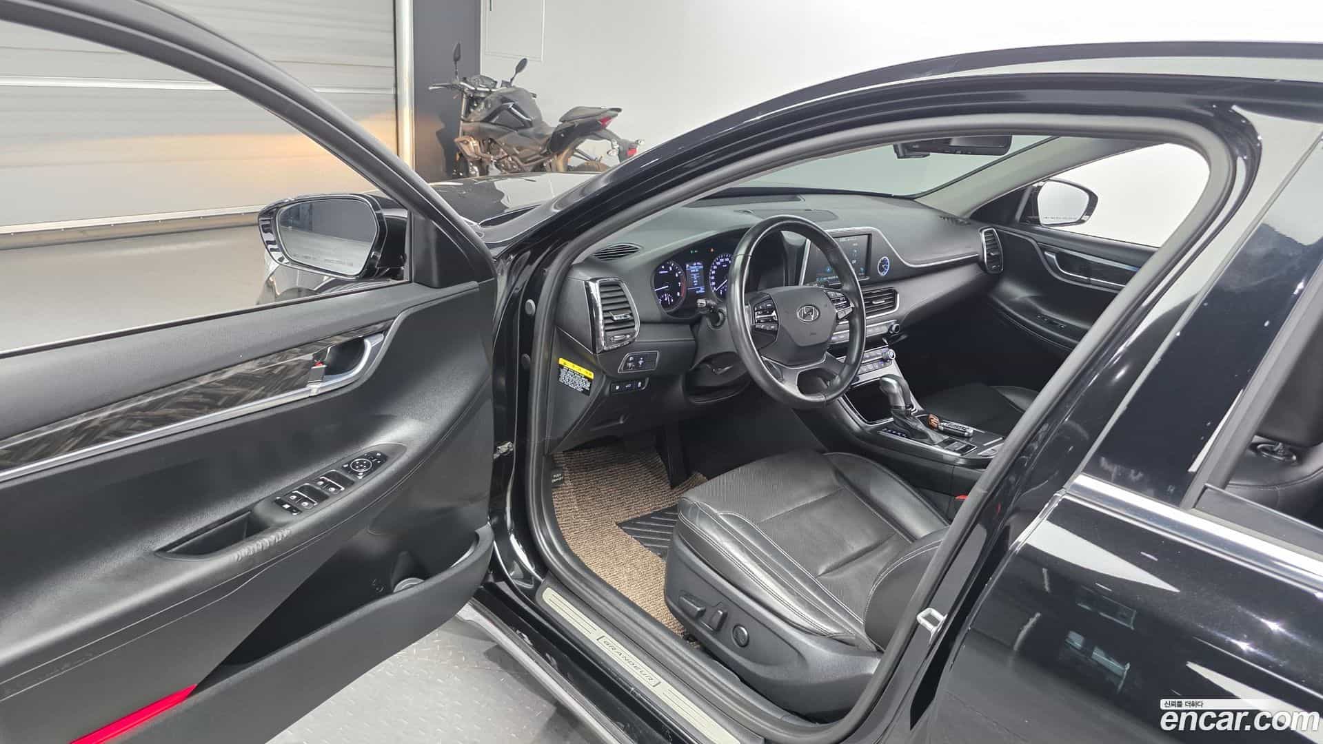 Grandeur Hyundai 2017.4-INNER-010