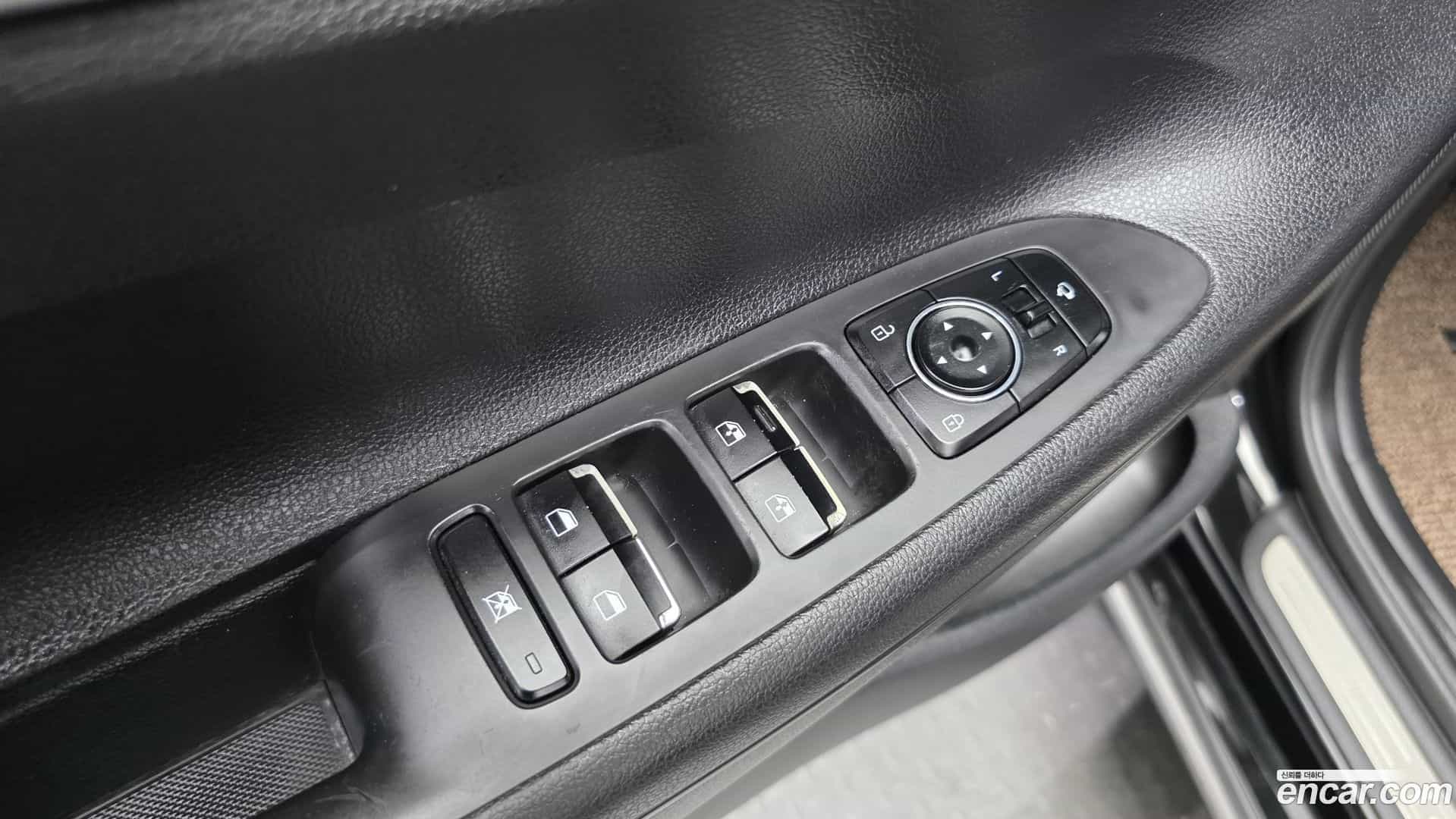 Grandeur Hyundai 2017.4-OPTION-017