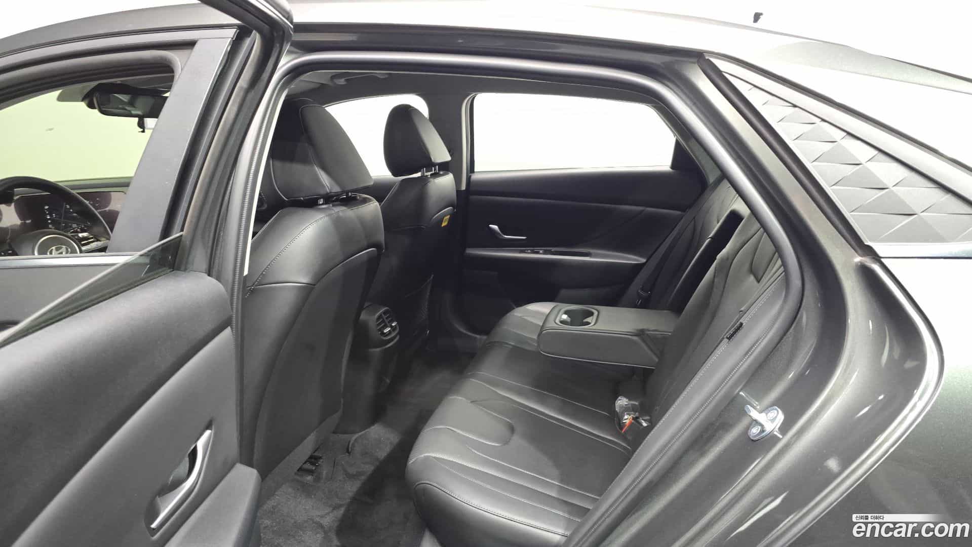 AVANTE Hyundai 2023.3-OPTION-015