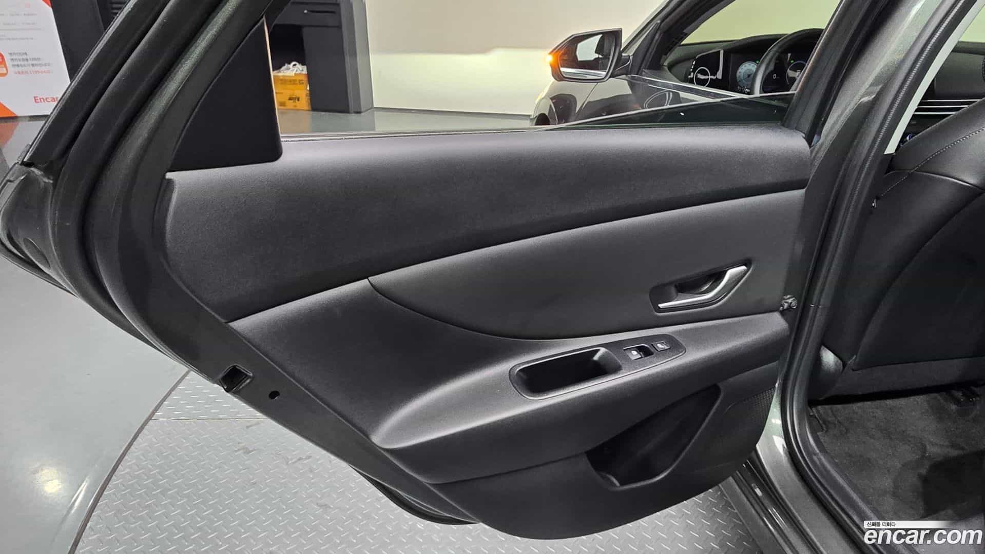 AVANTE Hyundai 2023.3-INNER-035