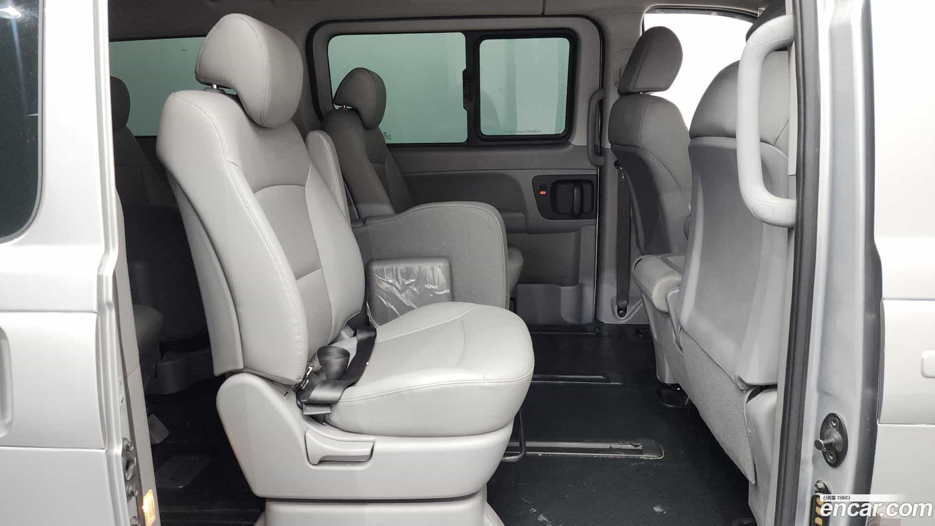 Starex Hyundai 2020.9-OPTION-015