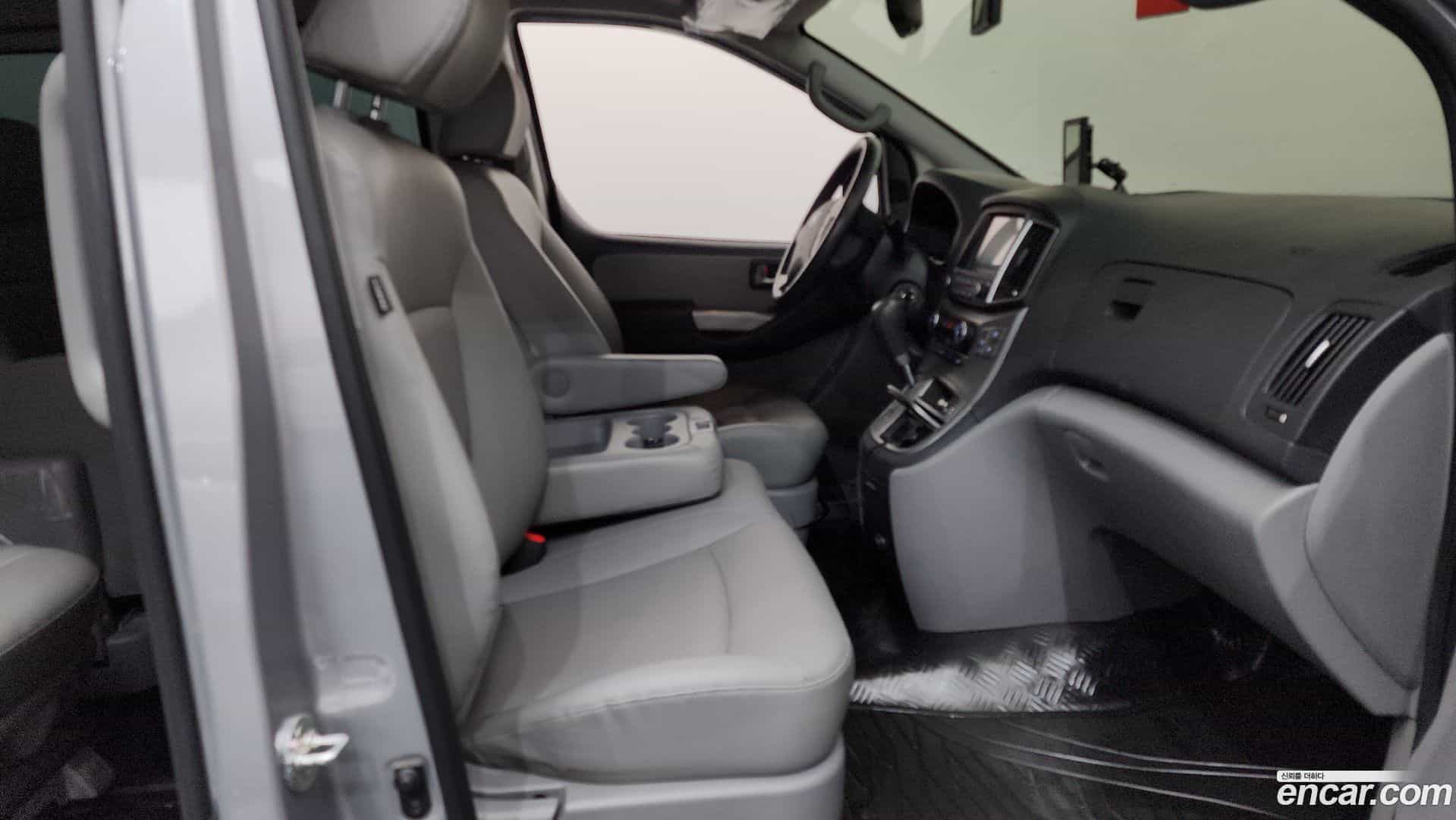 Starex Hyundai 2020.9-INNER-036