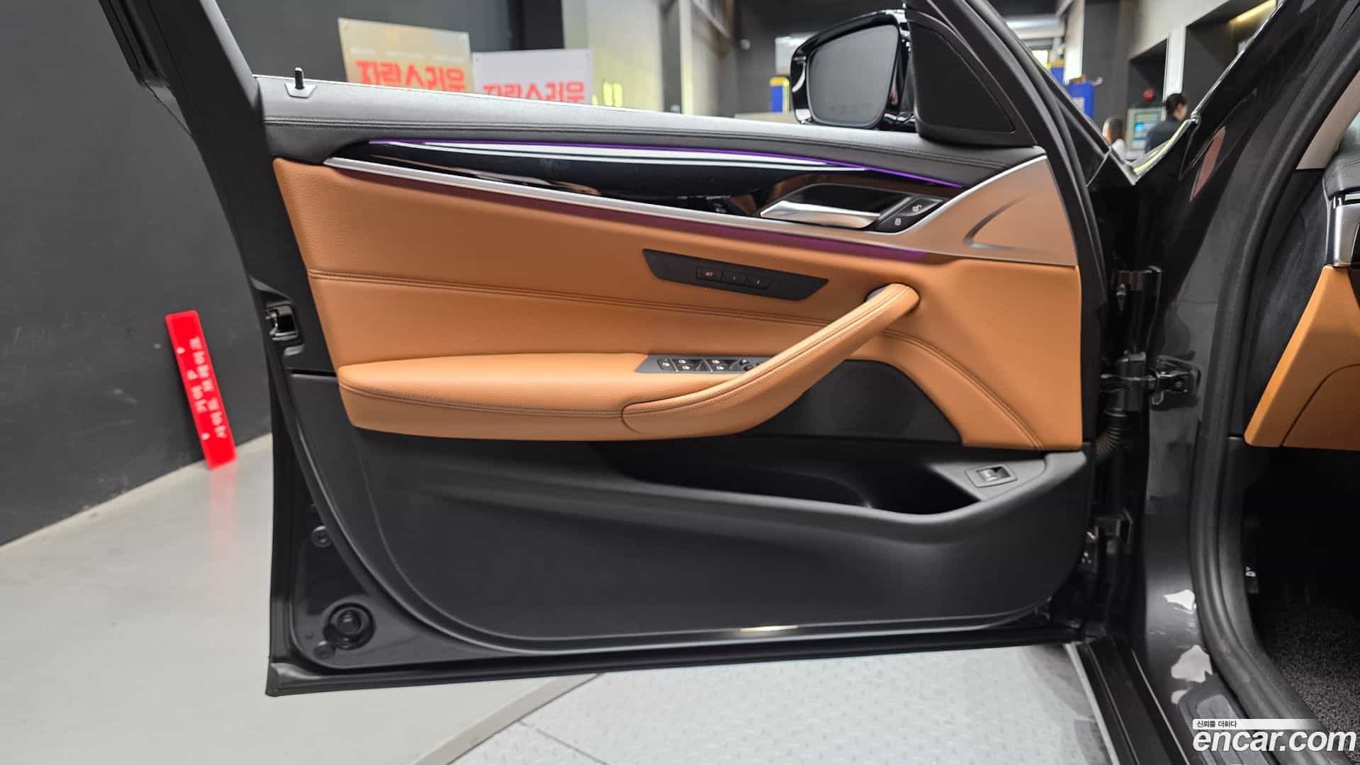 5-Series BMW 2019.11-INNER-034