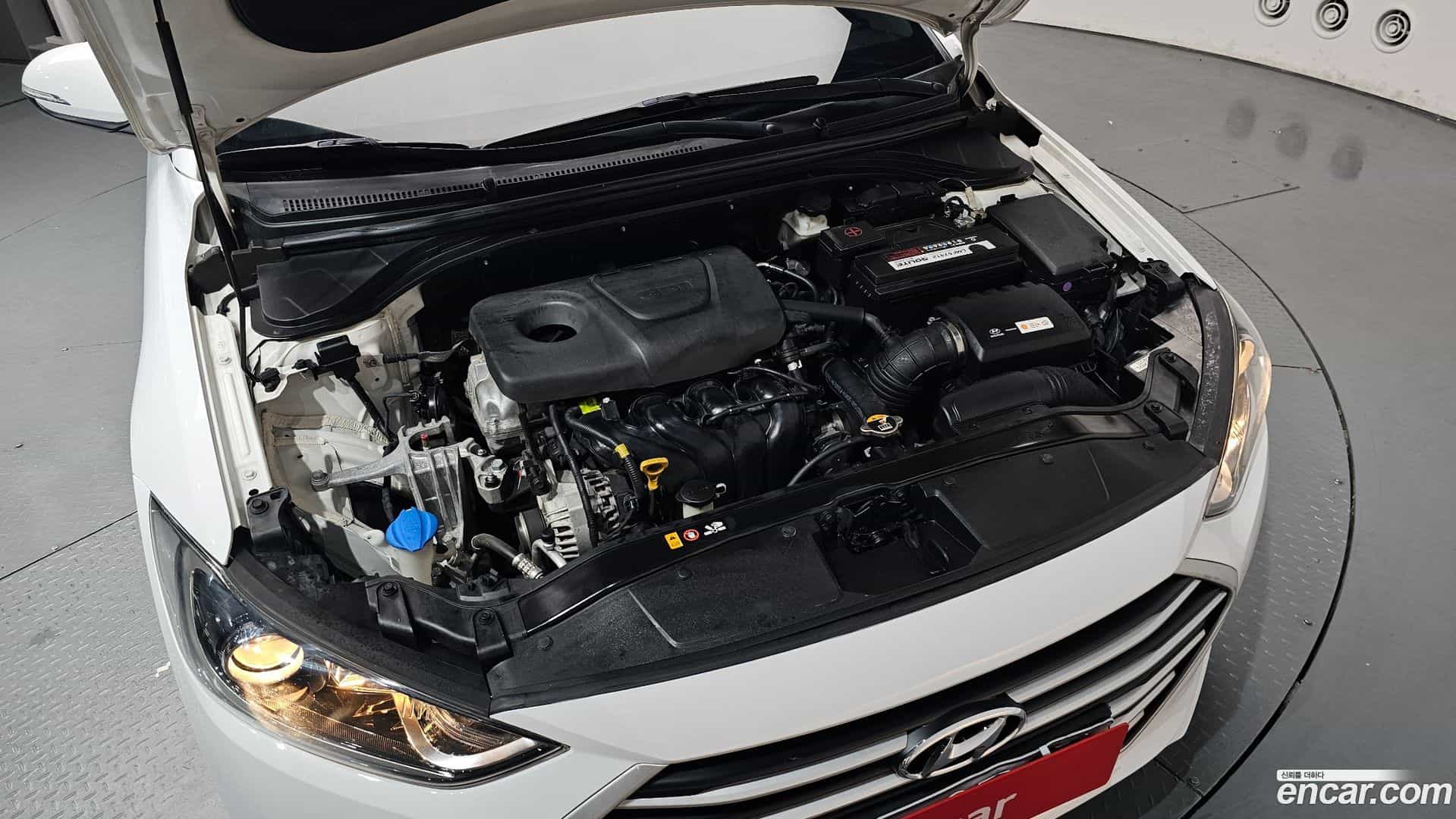 AVANTE Hyundai 2018.6-OUTER-006