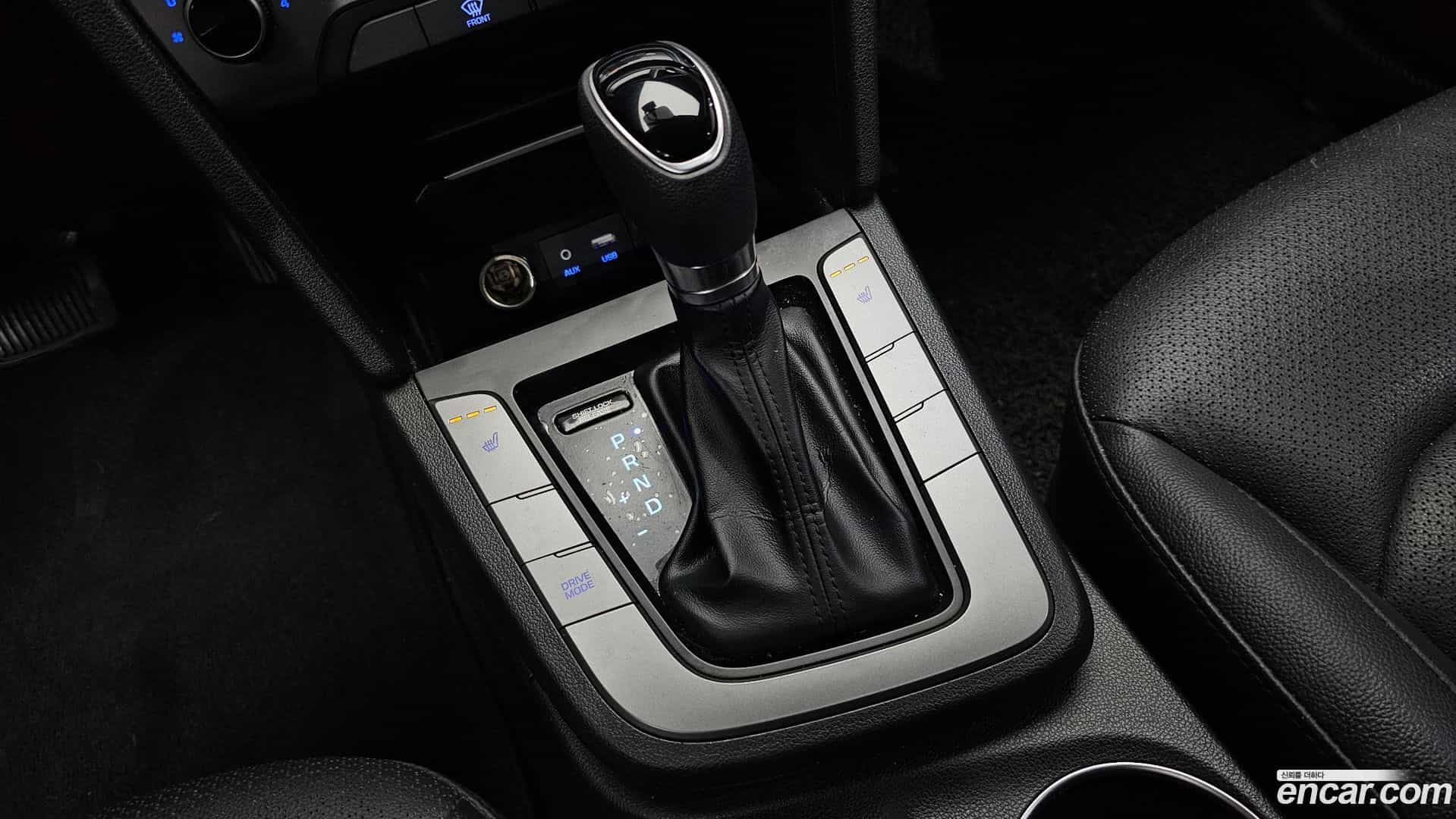 AVANTE Hyundai 2018.6-INNER-009
