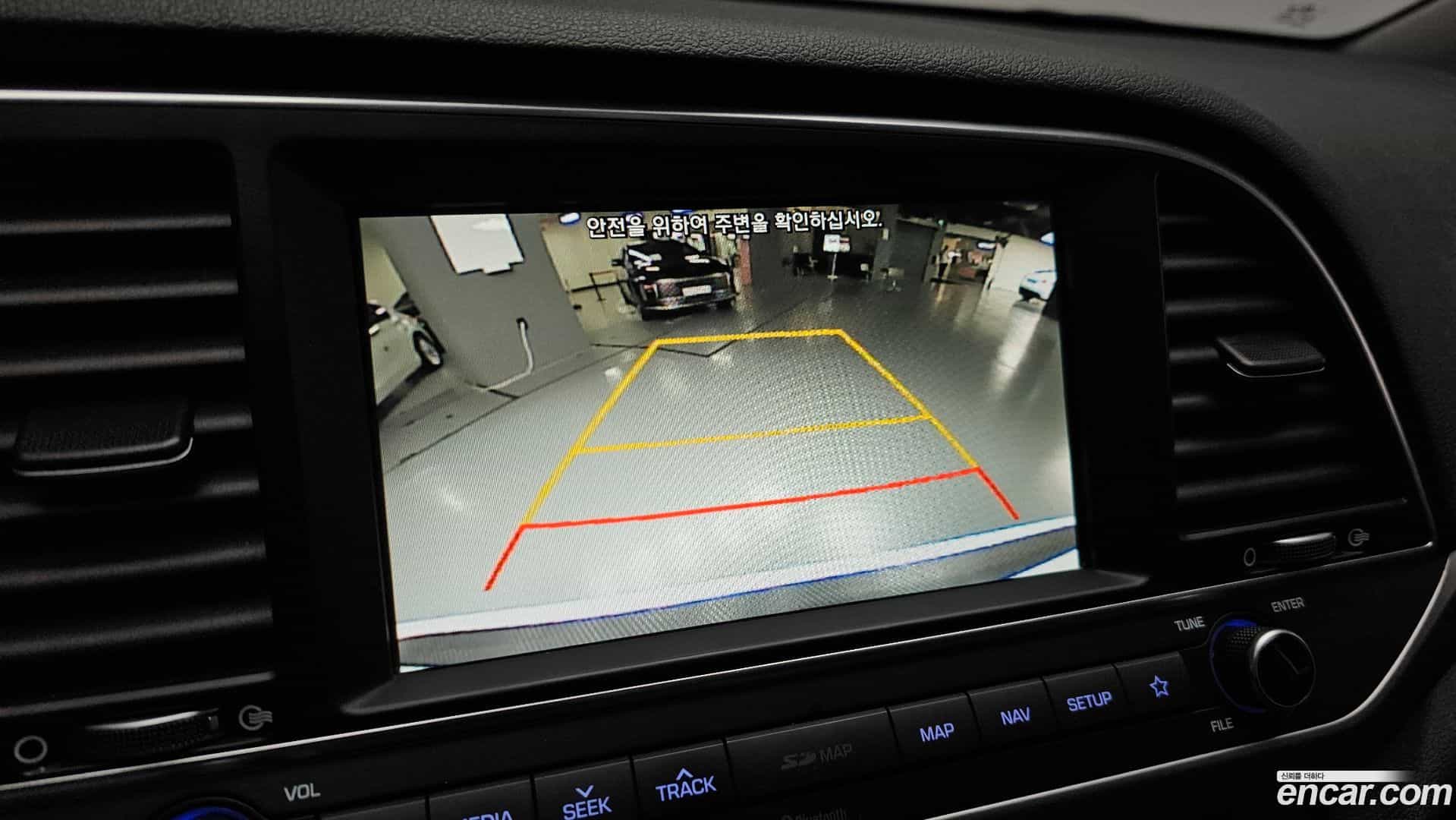 AVANTE Hyundai 2018.6-OPTION-018