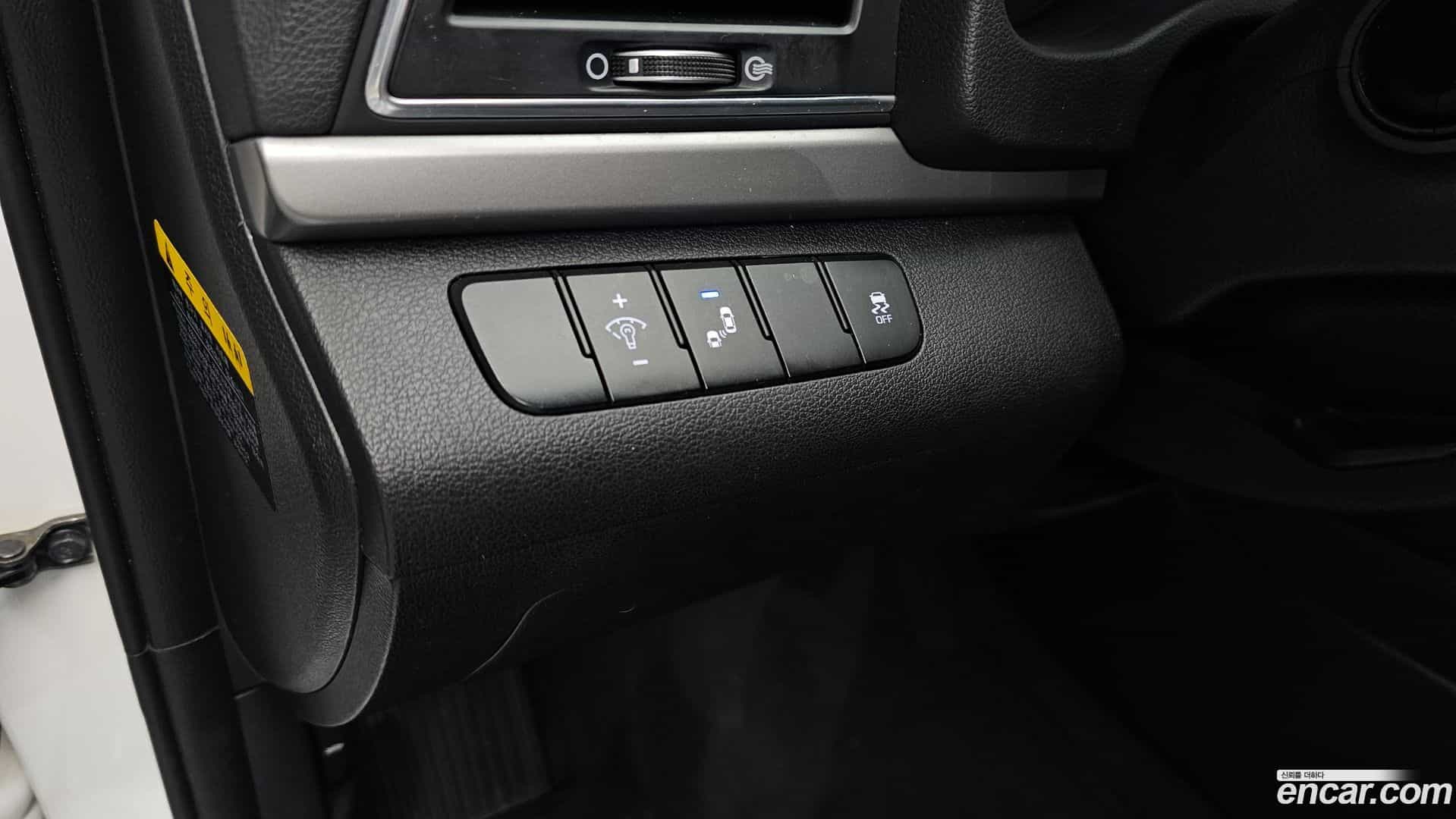 AVANTE Hyundai 2018.6-OPTION-021