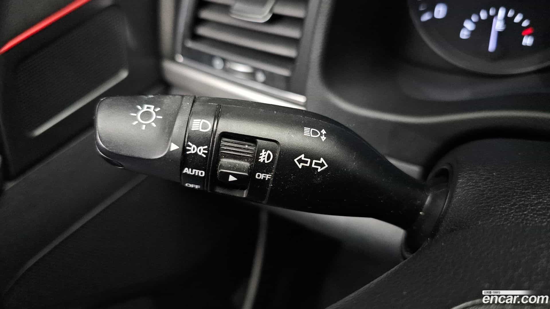 AVANTE Hyundai 2018.6-OPTION-023