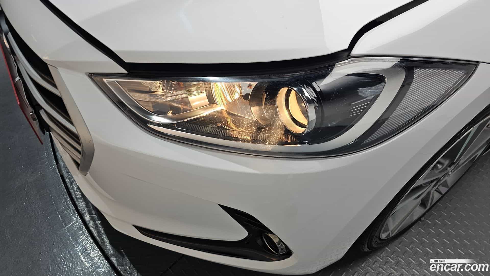 AVANTE Hyundai 2018.6-OUTER-032
