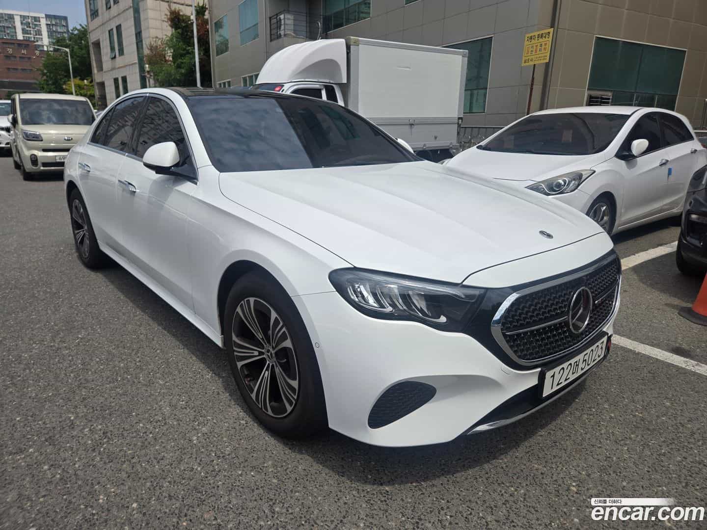 E-Class Mercedes-Benz 2025.11-OUTER-001