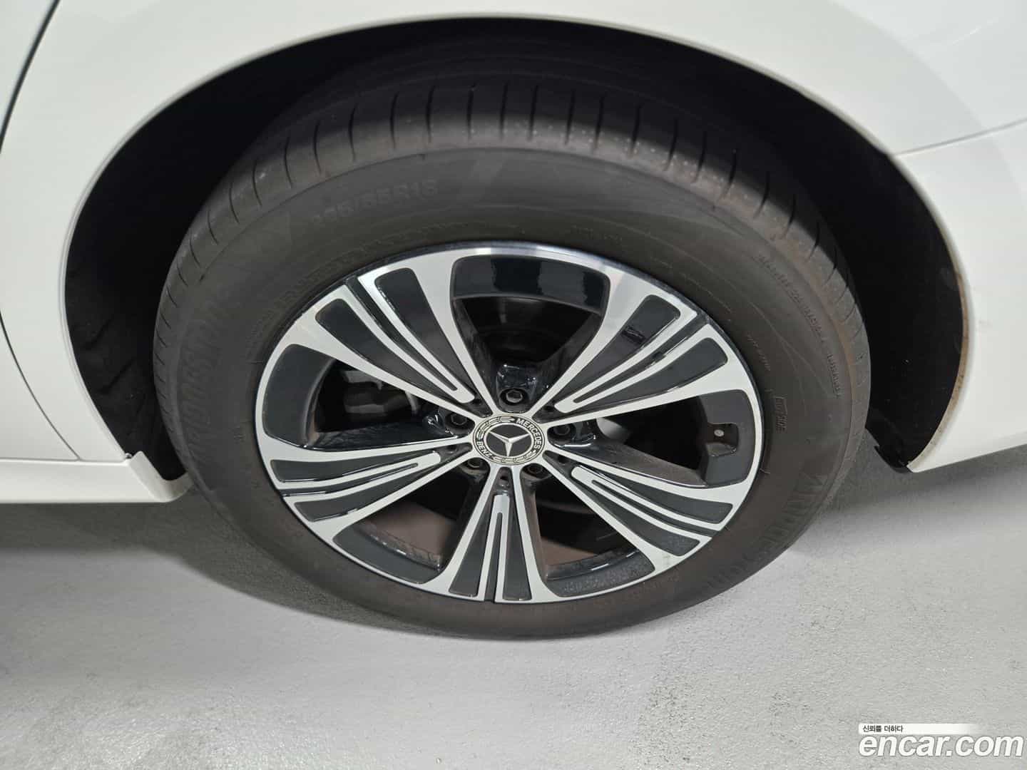 E-Class Mercedes-Benz 2025.11-OPTION-023
