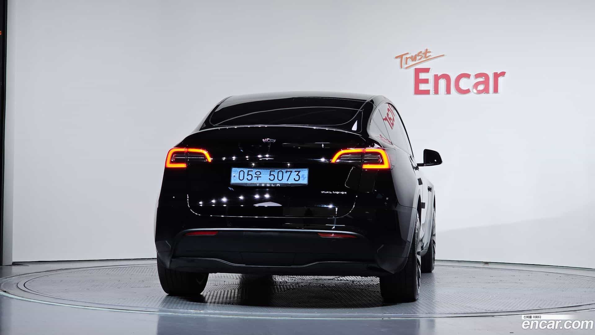 Model Y Tesla 2022.4-OUTER-004