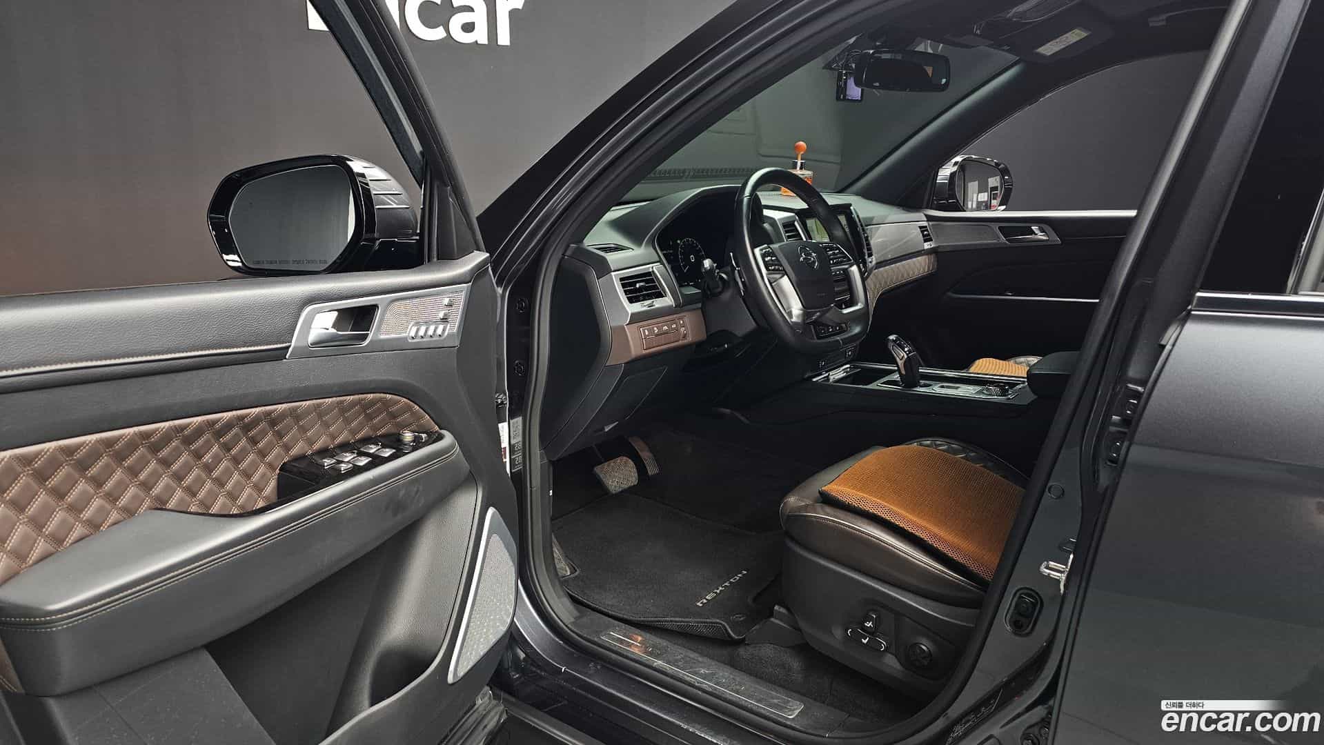 Rexton KG Mobility 2020.11-INNER-010
