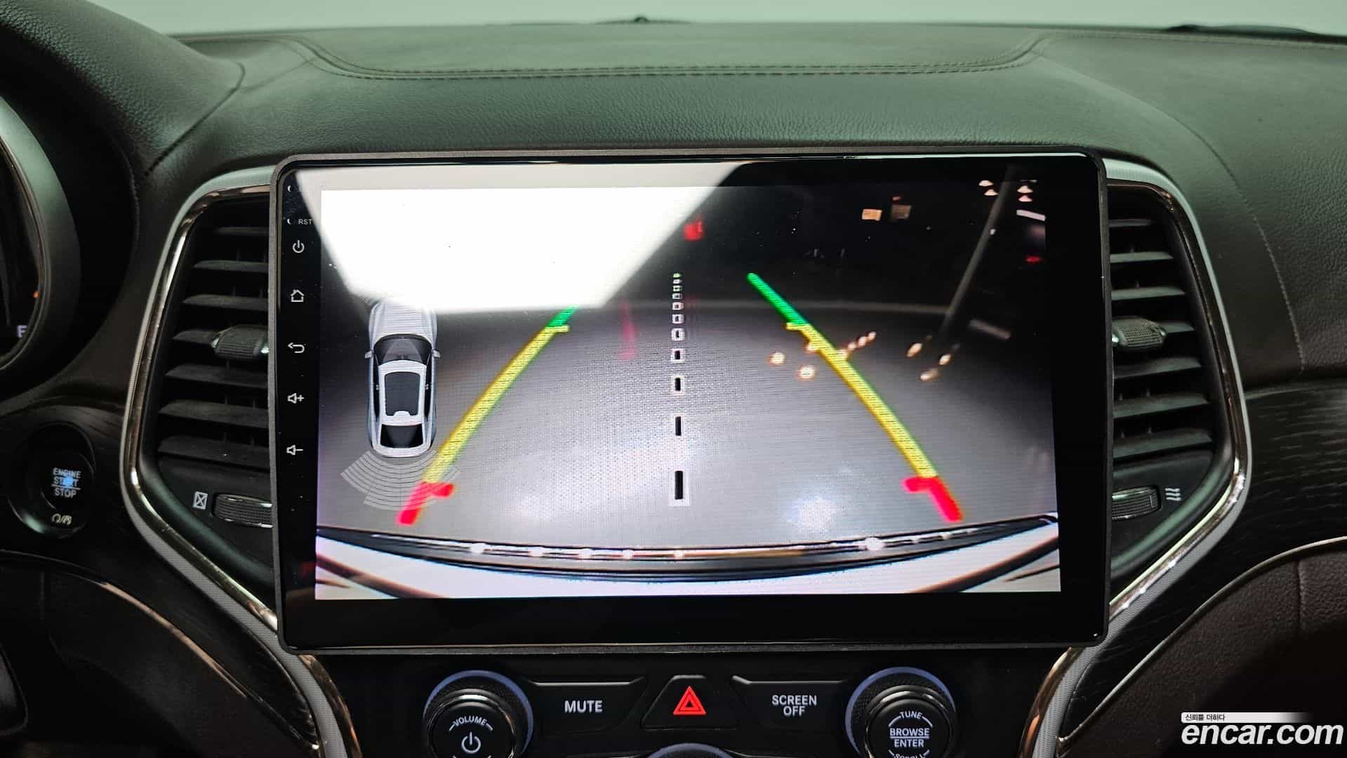 Cherokee Jeep 2018.3-OPTION-019