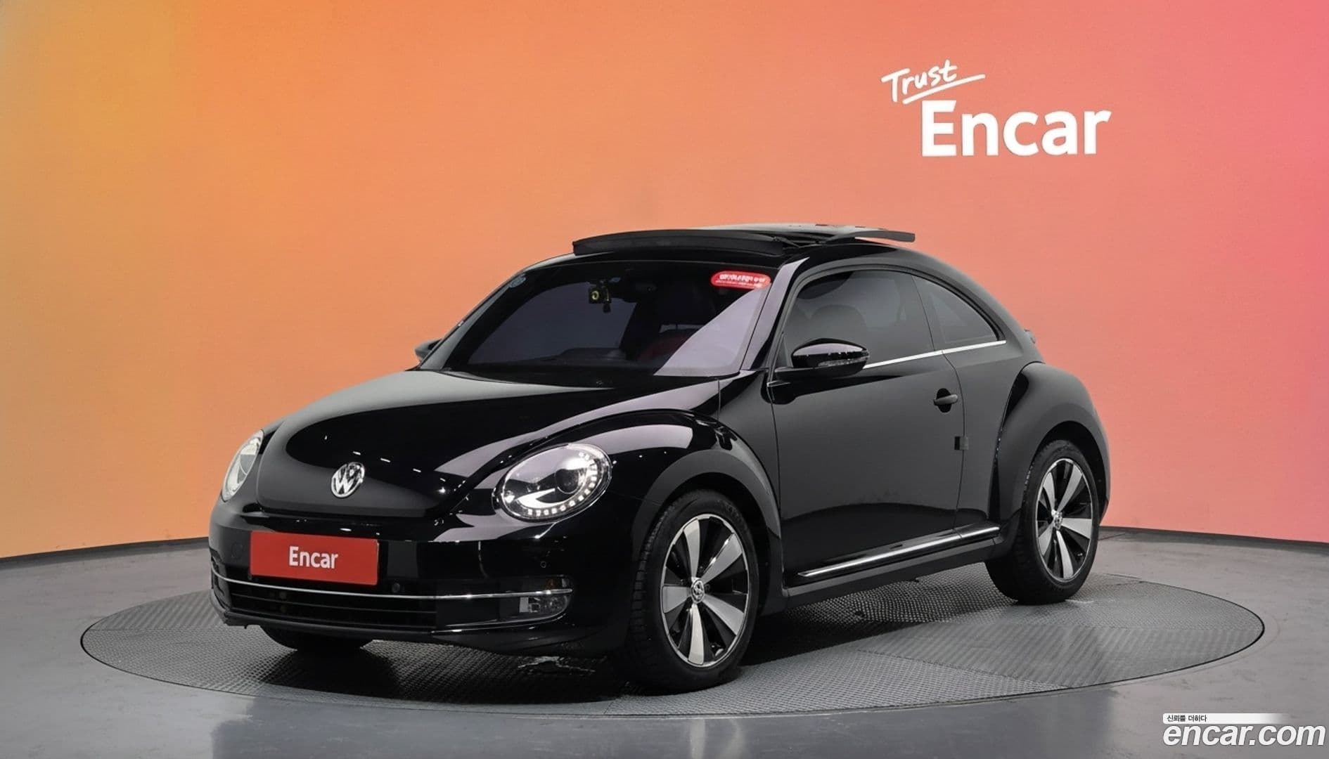 Main__Slider__Photo:Beatle Volkswagen 2015.10-0
