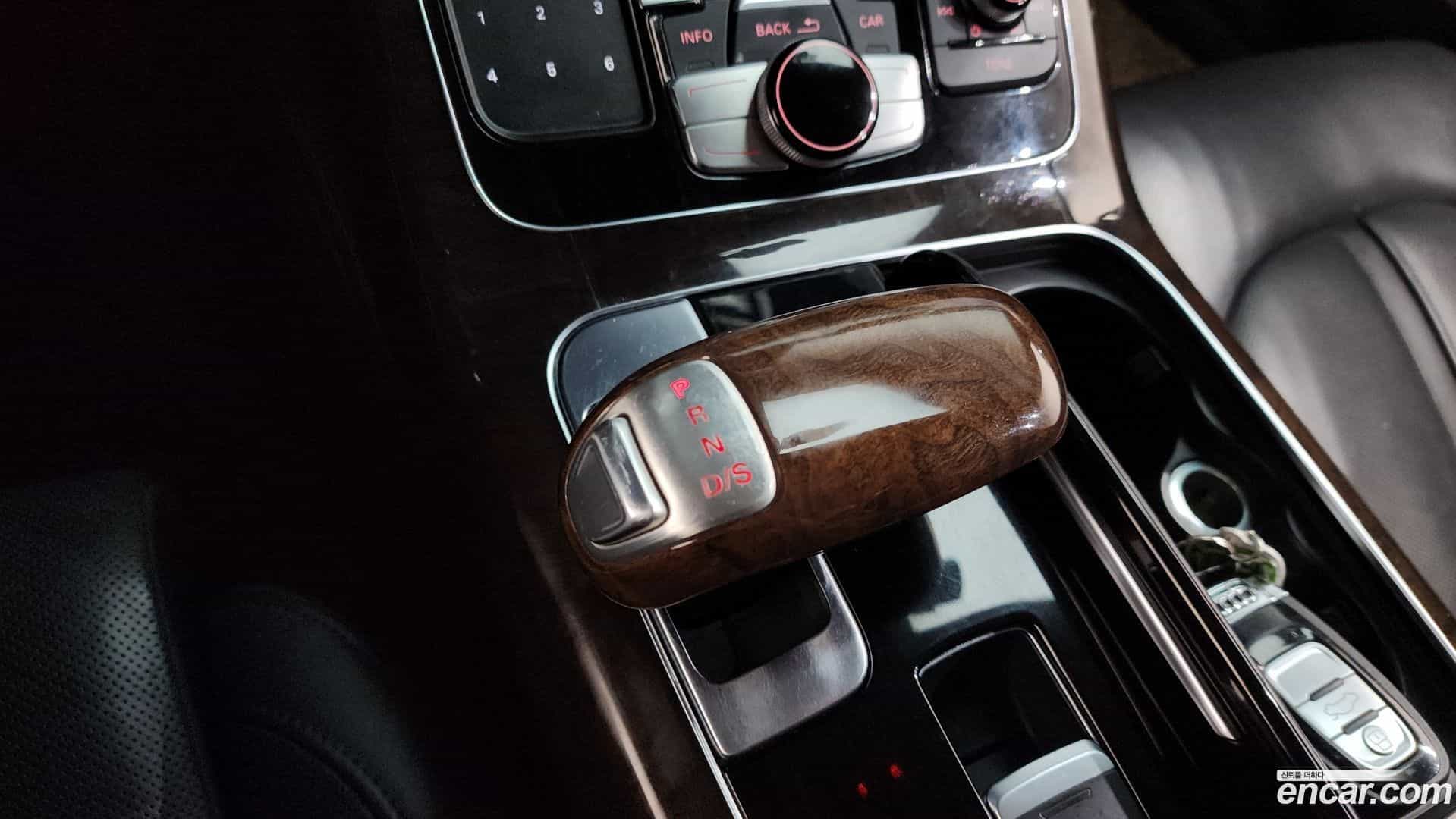 A8 Audi 2015.10-INNER-009
