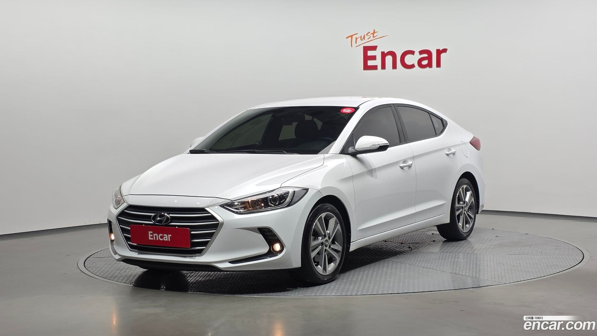Main__Slider__Photo:AVANTE Hyundai 2017.3-0