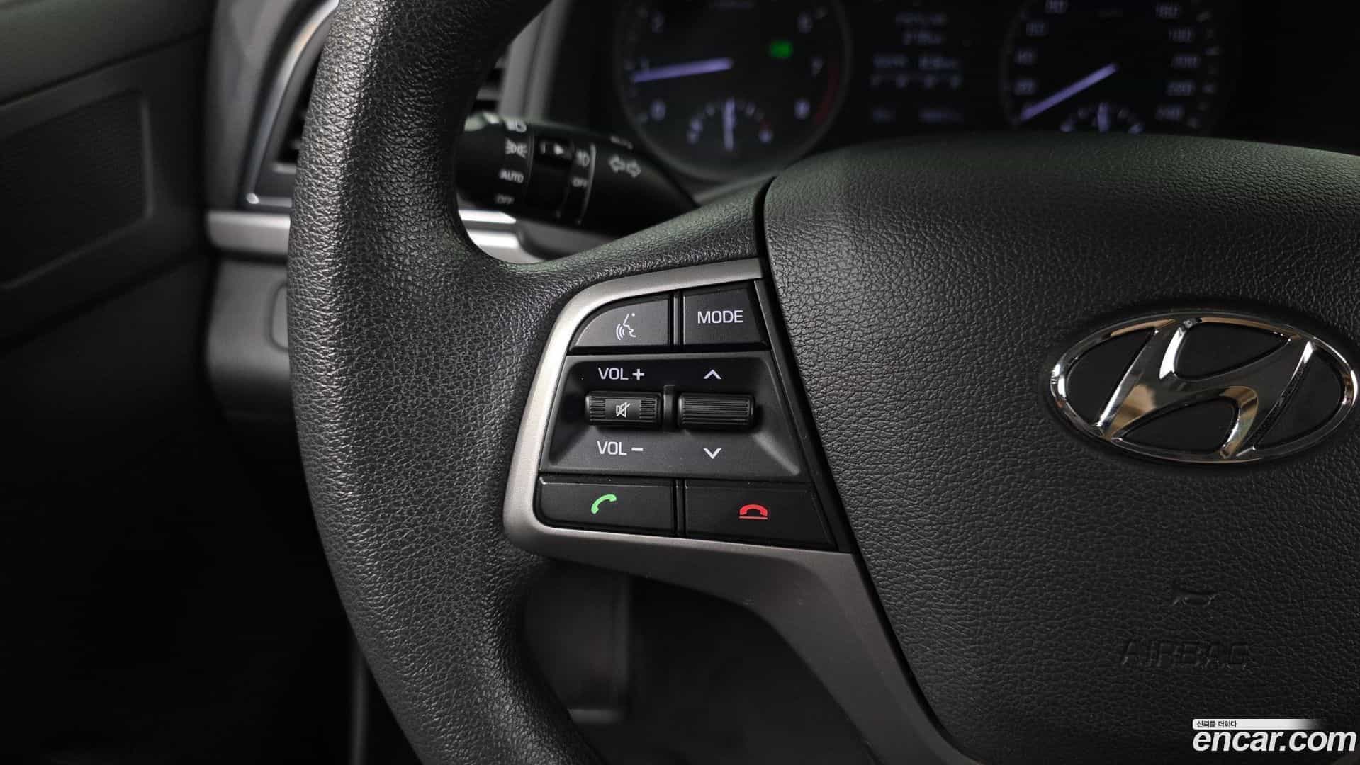 AVANTE Hyundai 2017.3-OPTION-021