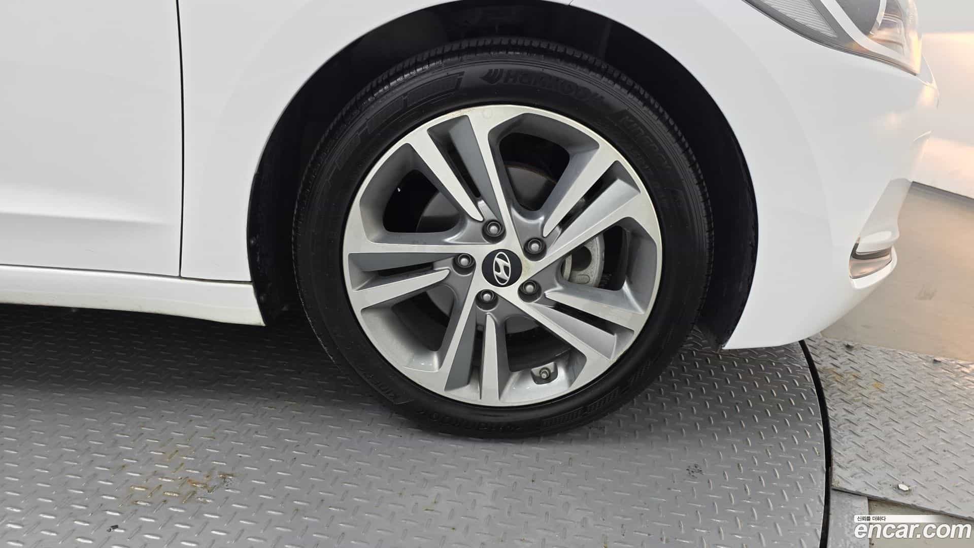 AVANTE Hyundai 2017.3-OUTER-031
