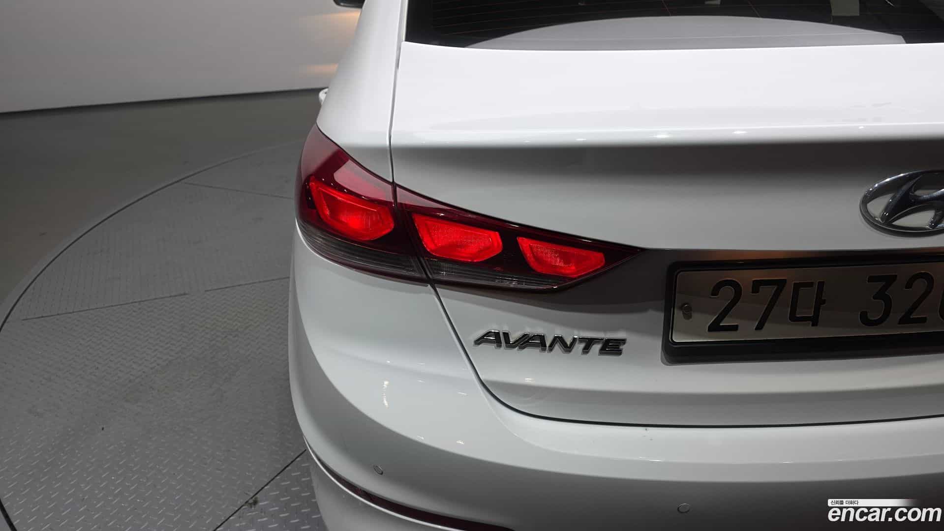 AVANTE Hyundai 2017.3-OUTER-033