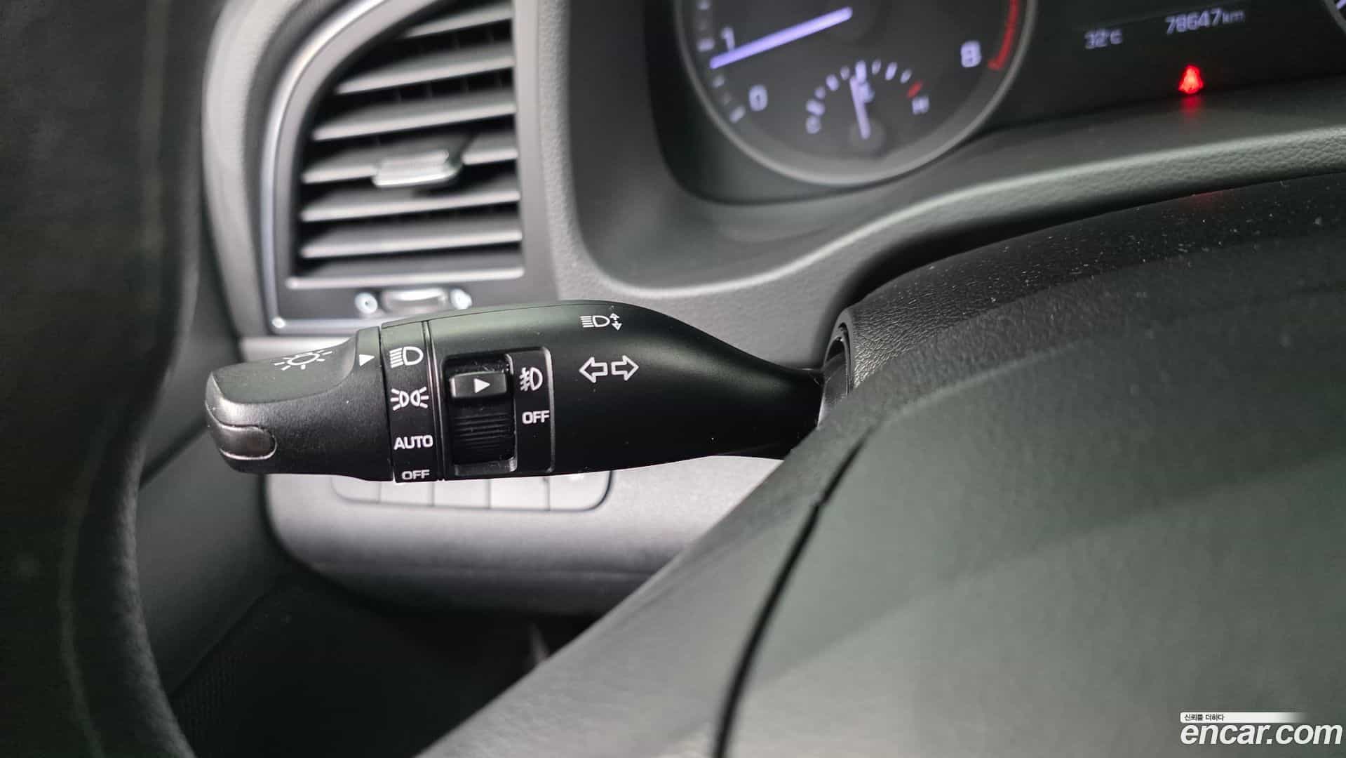 AVANTE Hyundai 2017.3-OPTION-044