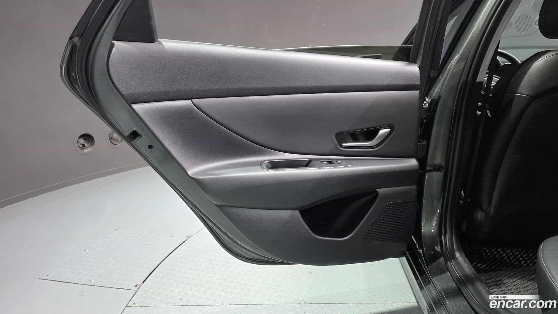 AVANTE Hyundai 2022.6-INNER-035
