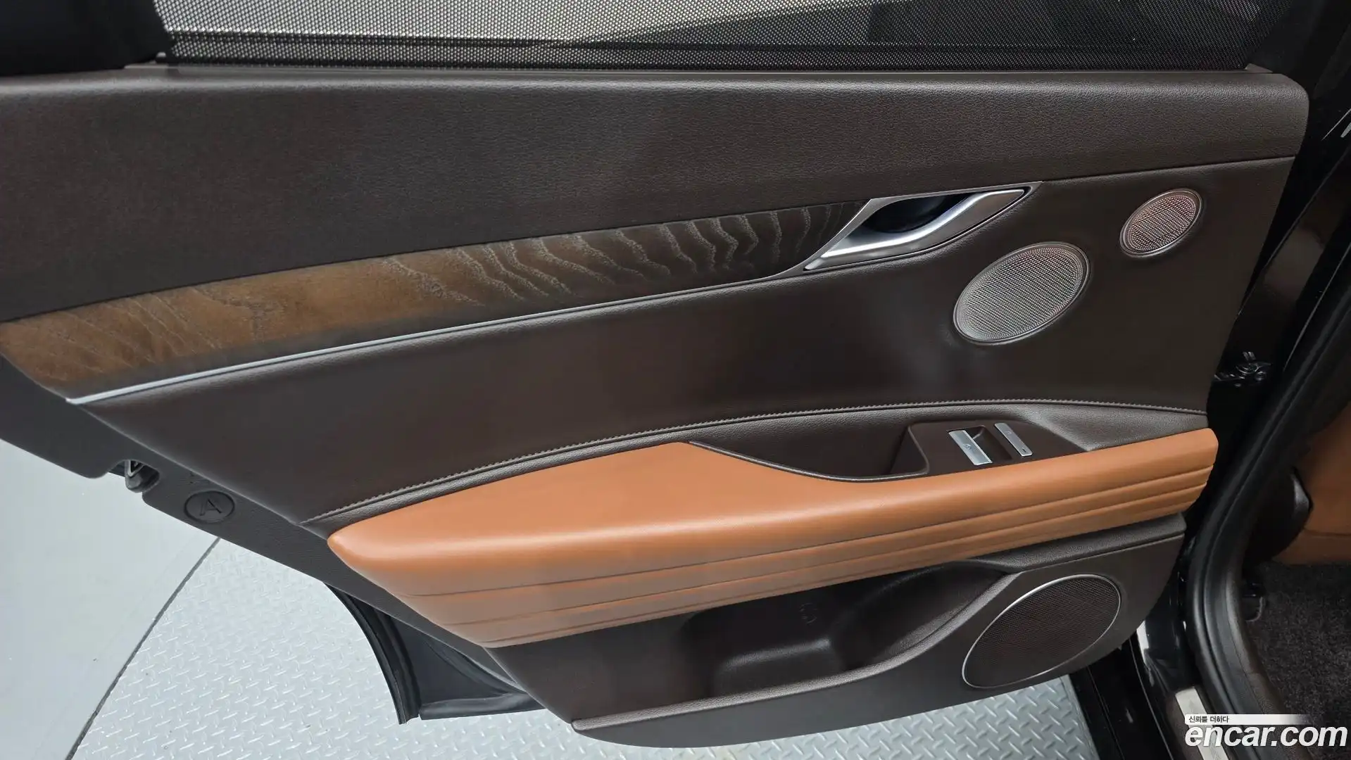 G80 Genesis 2021.3-INNER-035