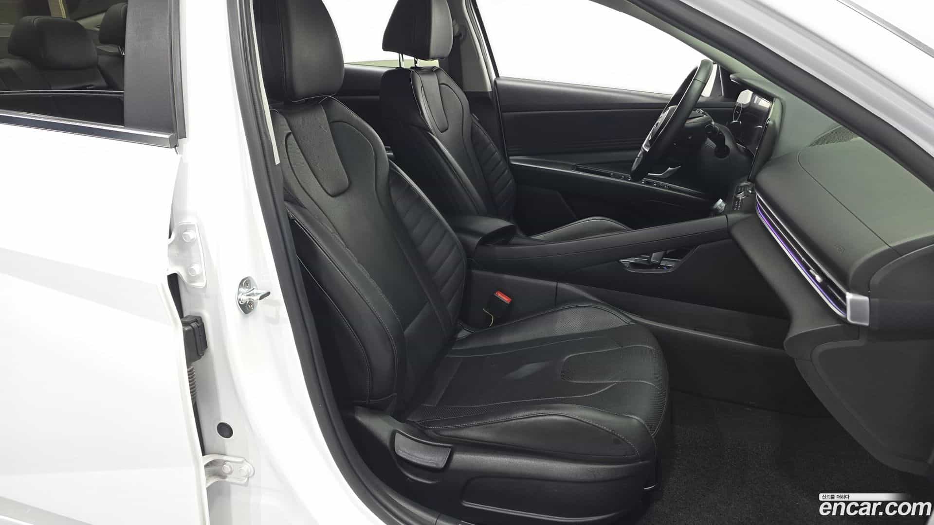 AVANTE Hyundai 2020.7-OPTION-016