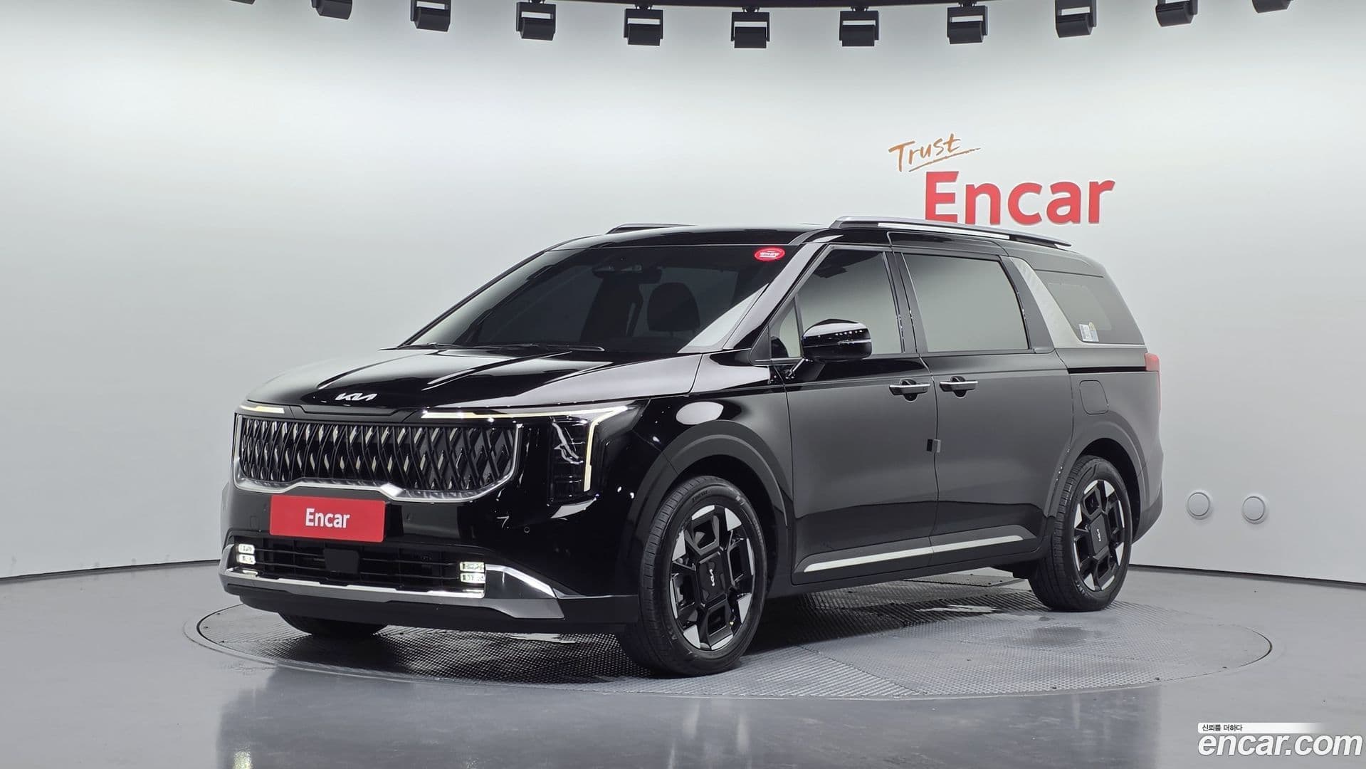Main__Slider__Photo:Canival Kia 2024.4-0