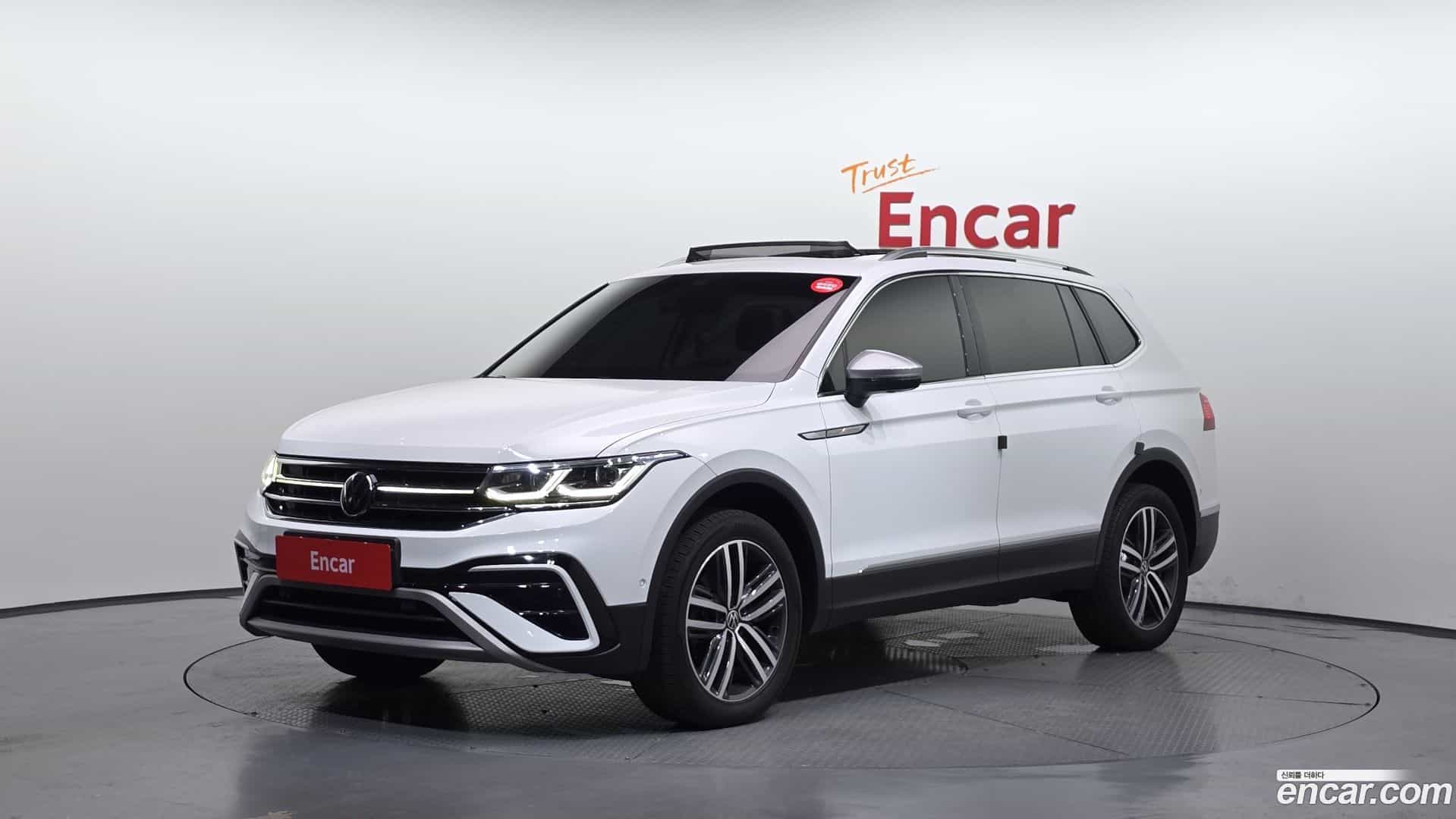 Tiguan Volkswagen 2022.8-OUTER-001
