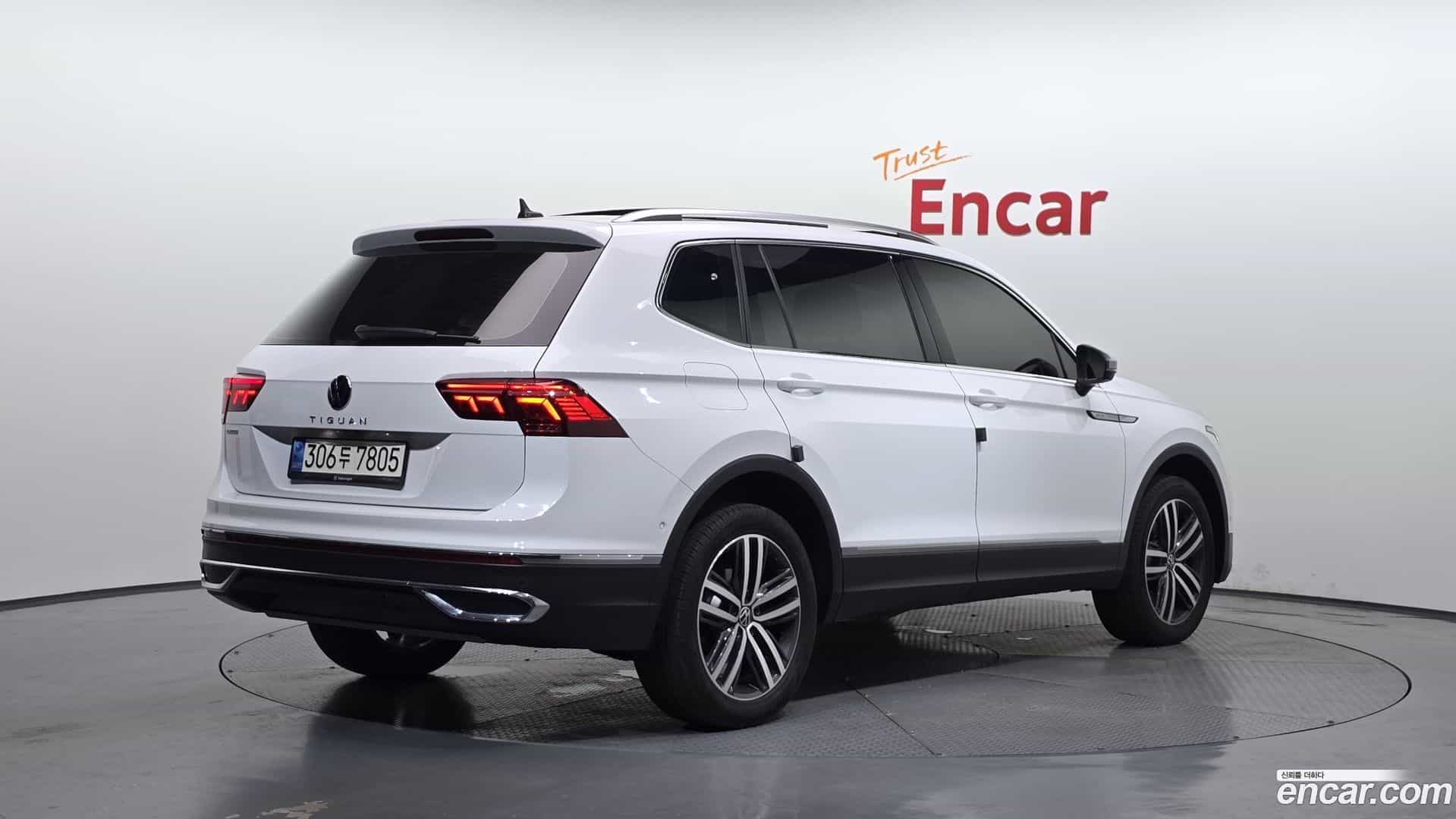 Tiguan Volkswagen 2022.8-OUTER-002