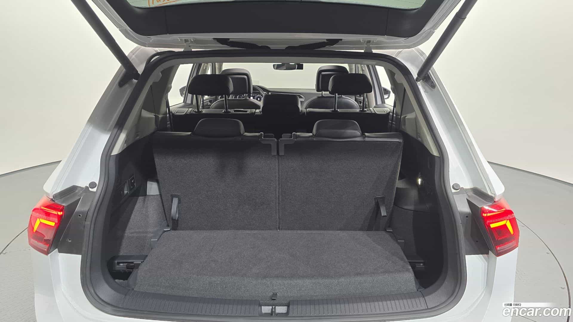 Tiguan Volkswagen 2022.8-OPTION-023