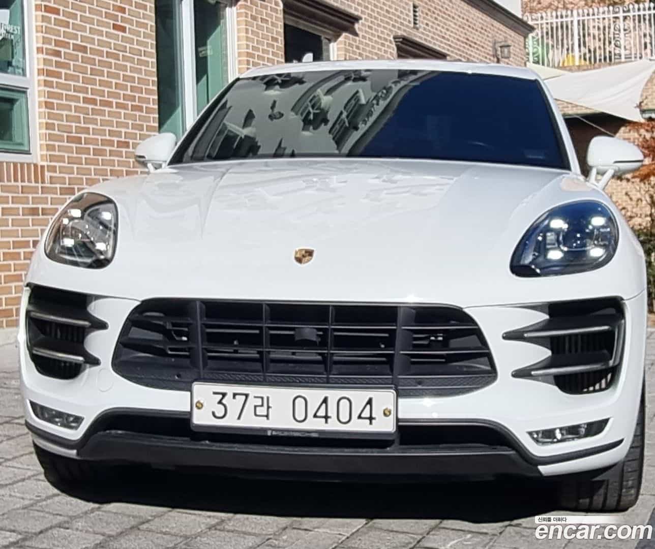 Macan Porsche 2015.9-OUTER-001