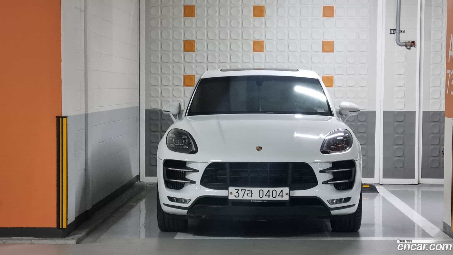 Macan Porsche 2015.9-OUTER-003