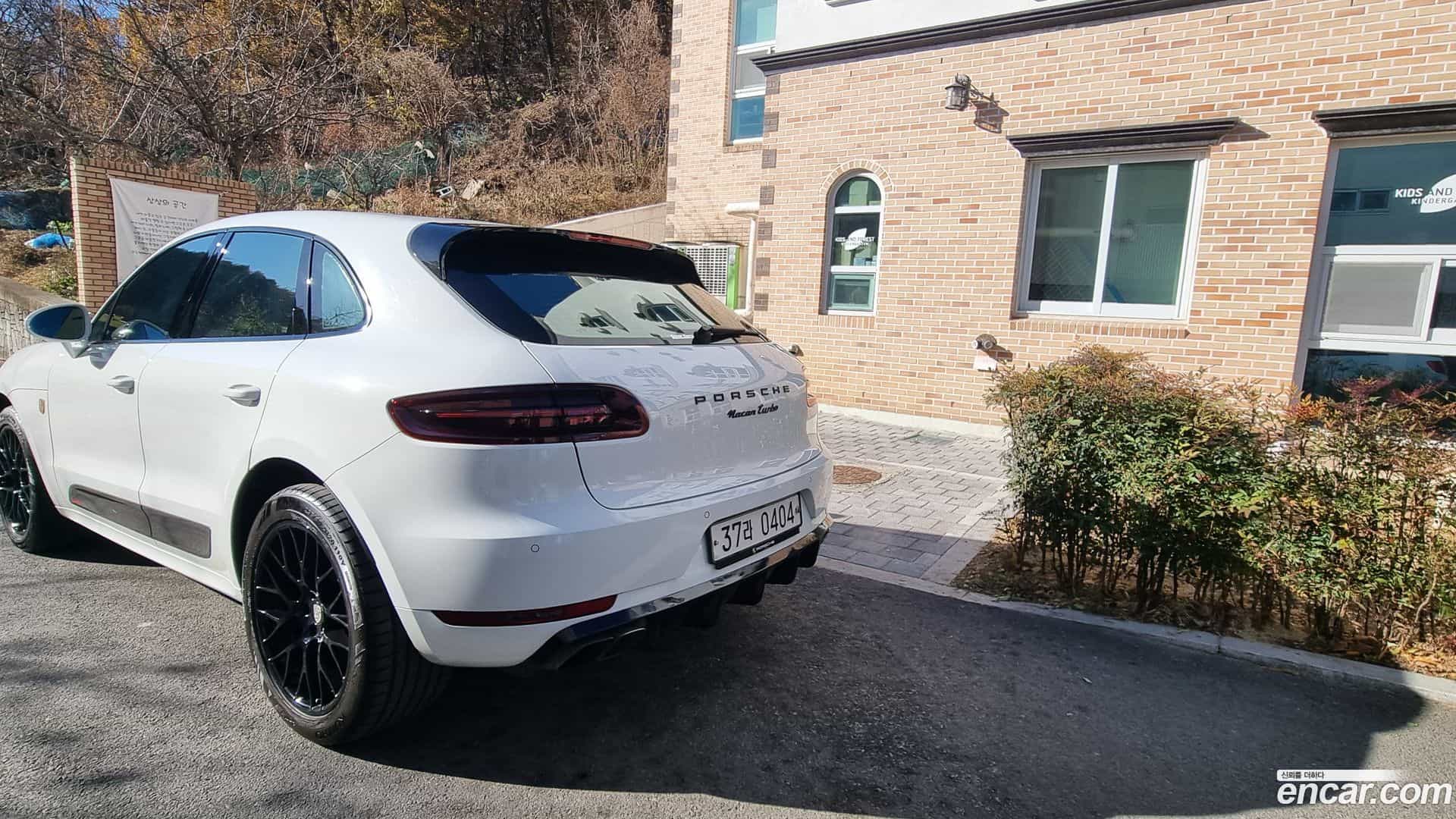 Macan Porsche 2015.9-OUTER-004