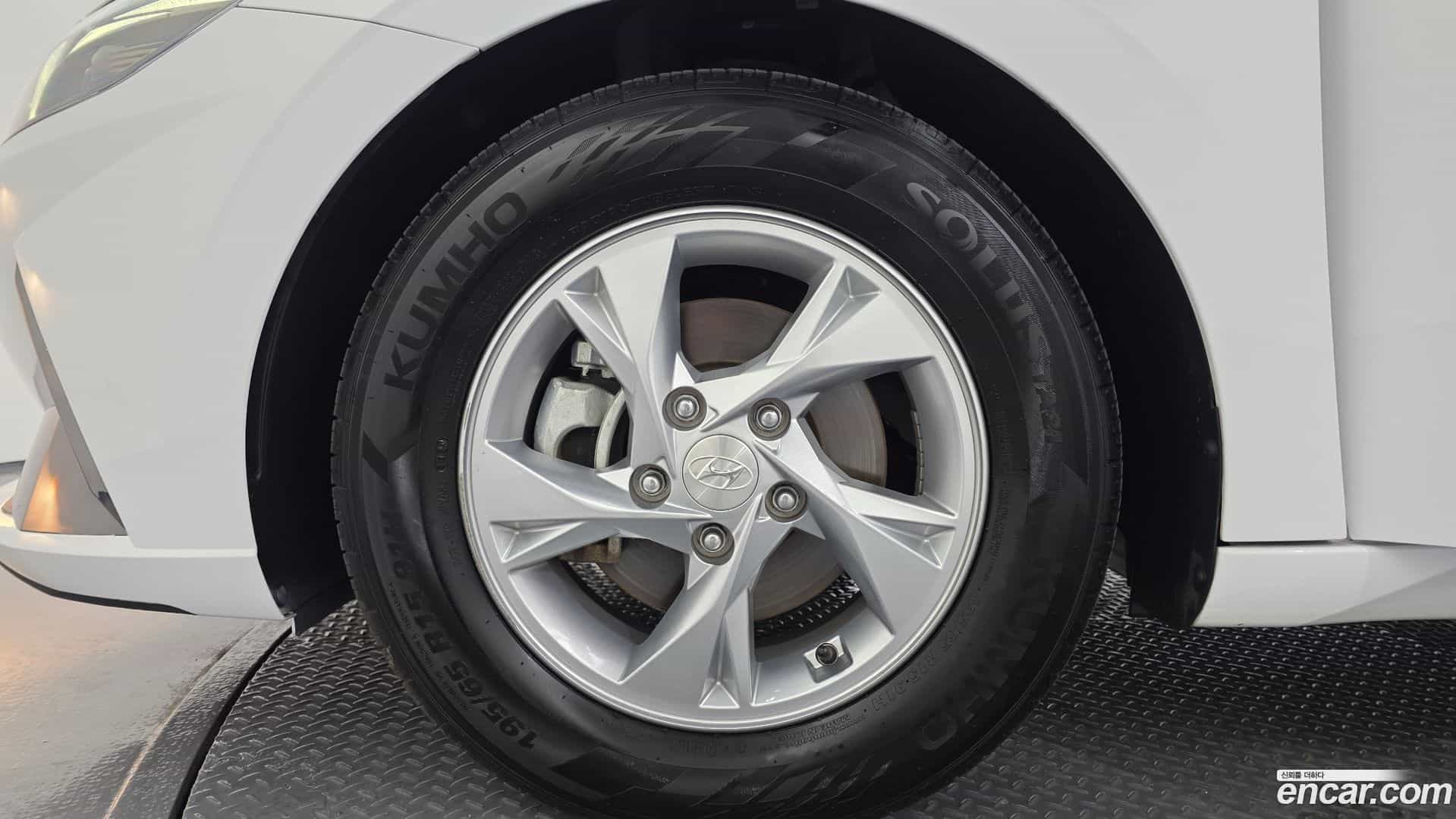 AVANTE Hyundai 2021.1-OUTER-005