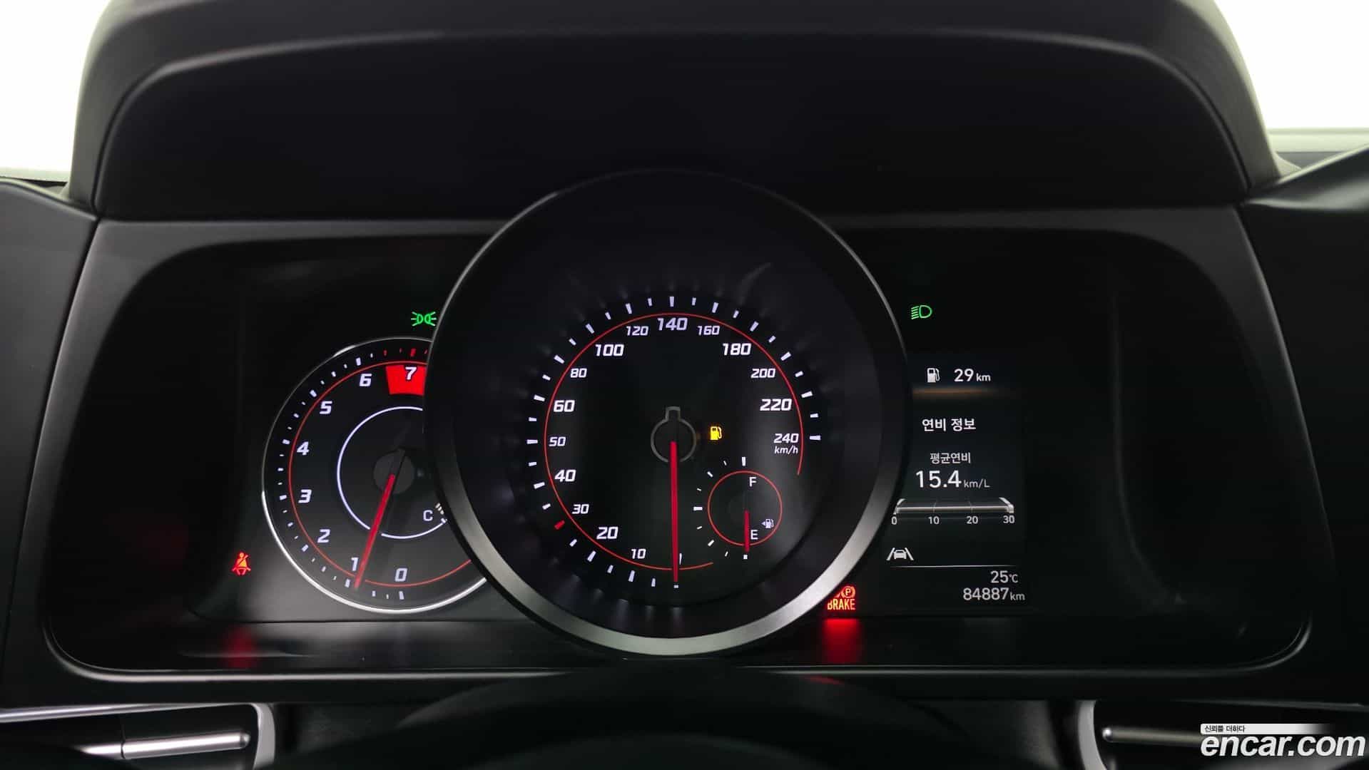 AVANTE Hyundai 2021.1-INNER-008