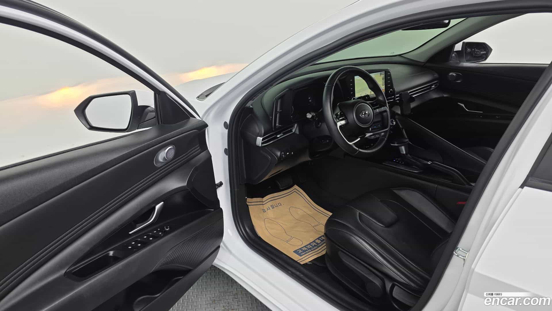 AVANTE Hyundai 2021.1-INNER-010