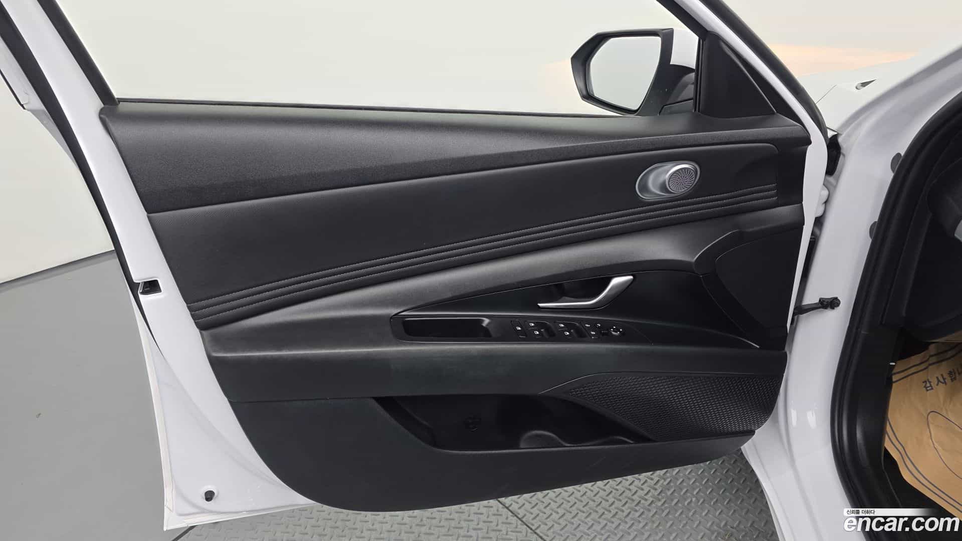 AVANTE Hyundai 2021.1-INNER-034