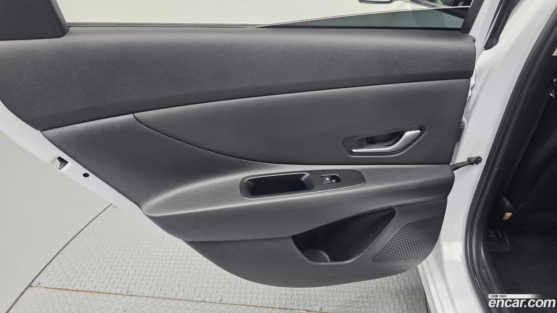 AVANTE Hyundai 2021.1-INNER-035