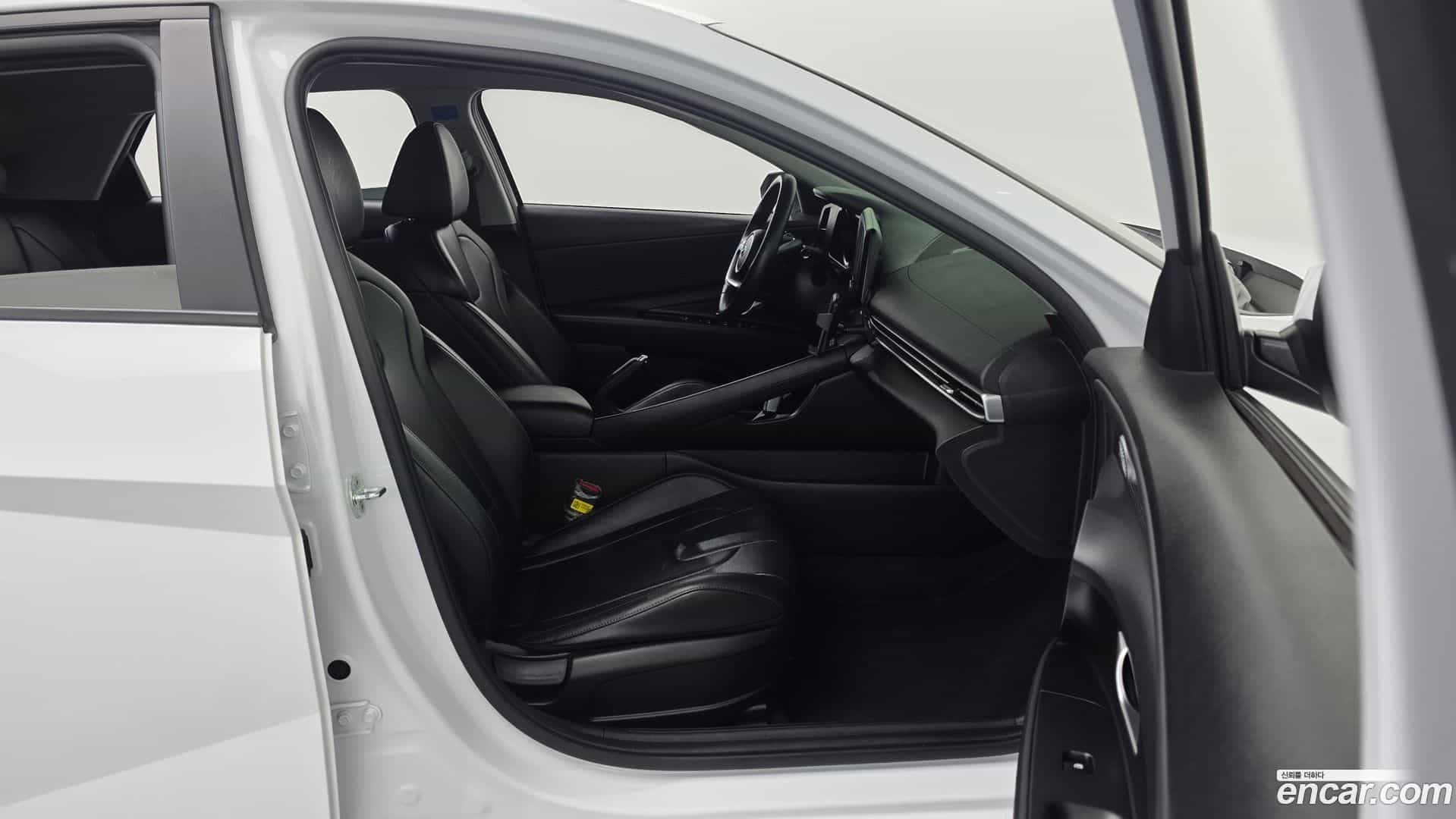 AVANTE Hyundai 2021.1-INNER-036
