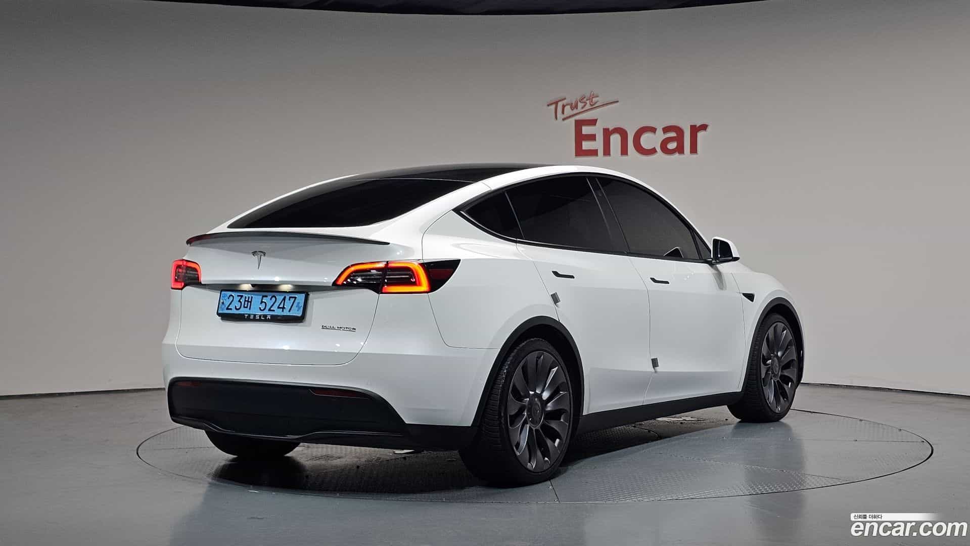 Model Y Tesla 2021.7-OUTER-002