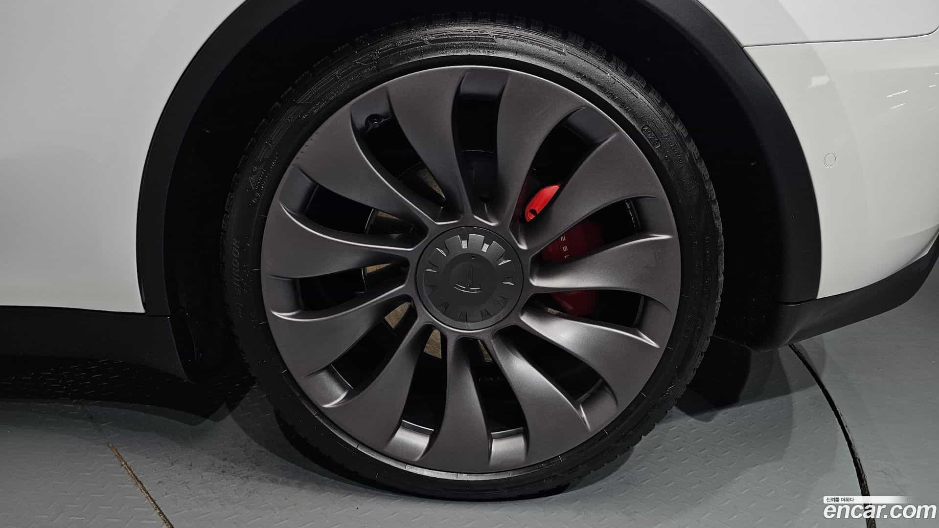 Model Y Tesla 2021.7-OUTER-031