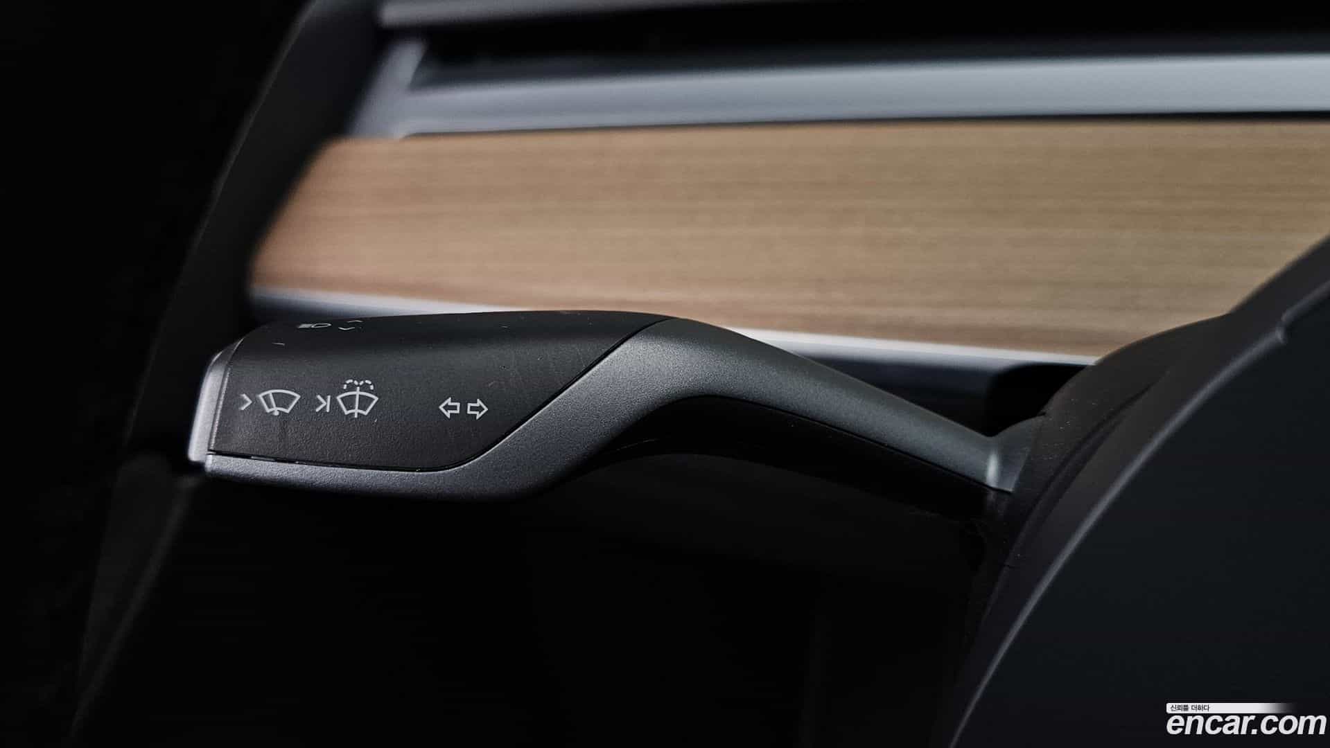 Model Y Tesla 2021.7-OPTION-043