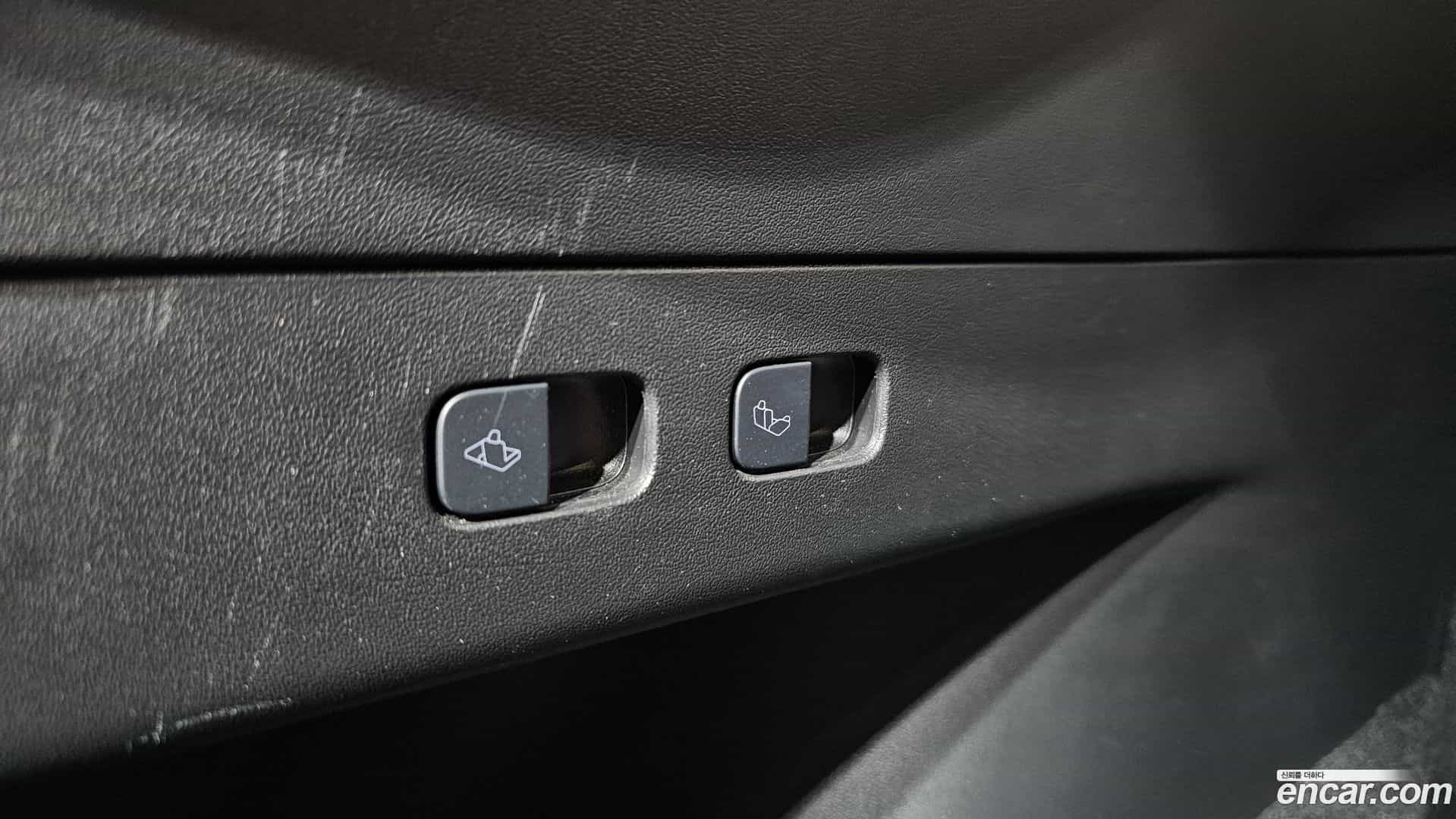 Model Y Tesla 2021.7-OPTION-047